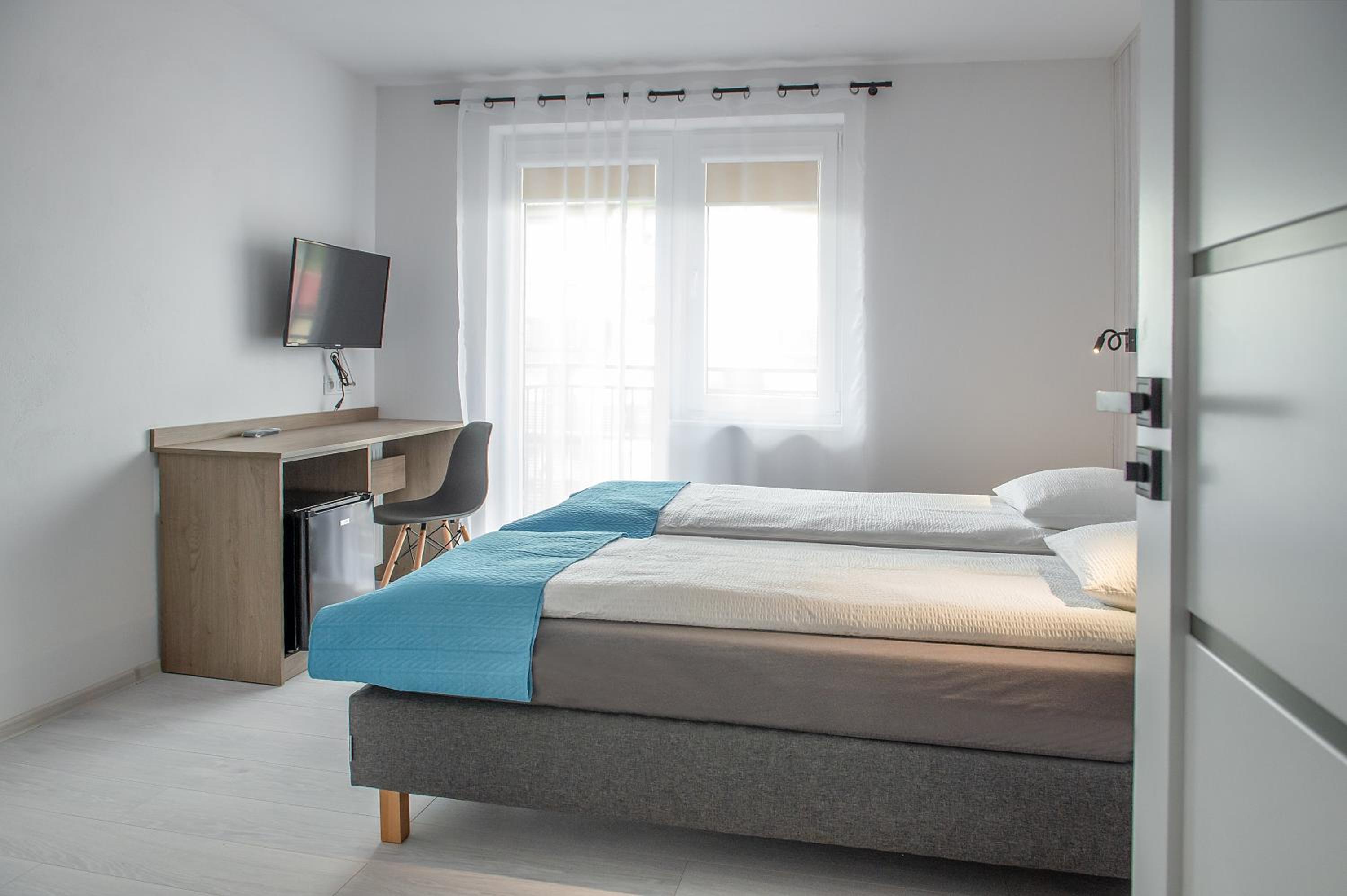 Double or Twin Room with Balcony - Photo 5