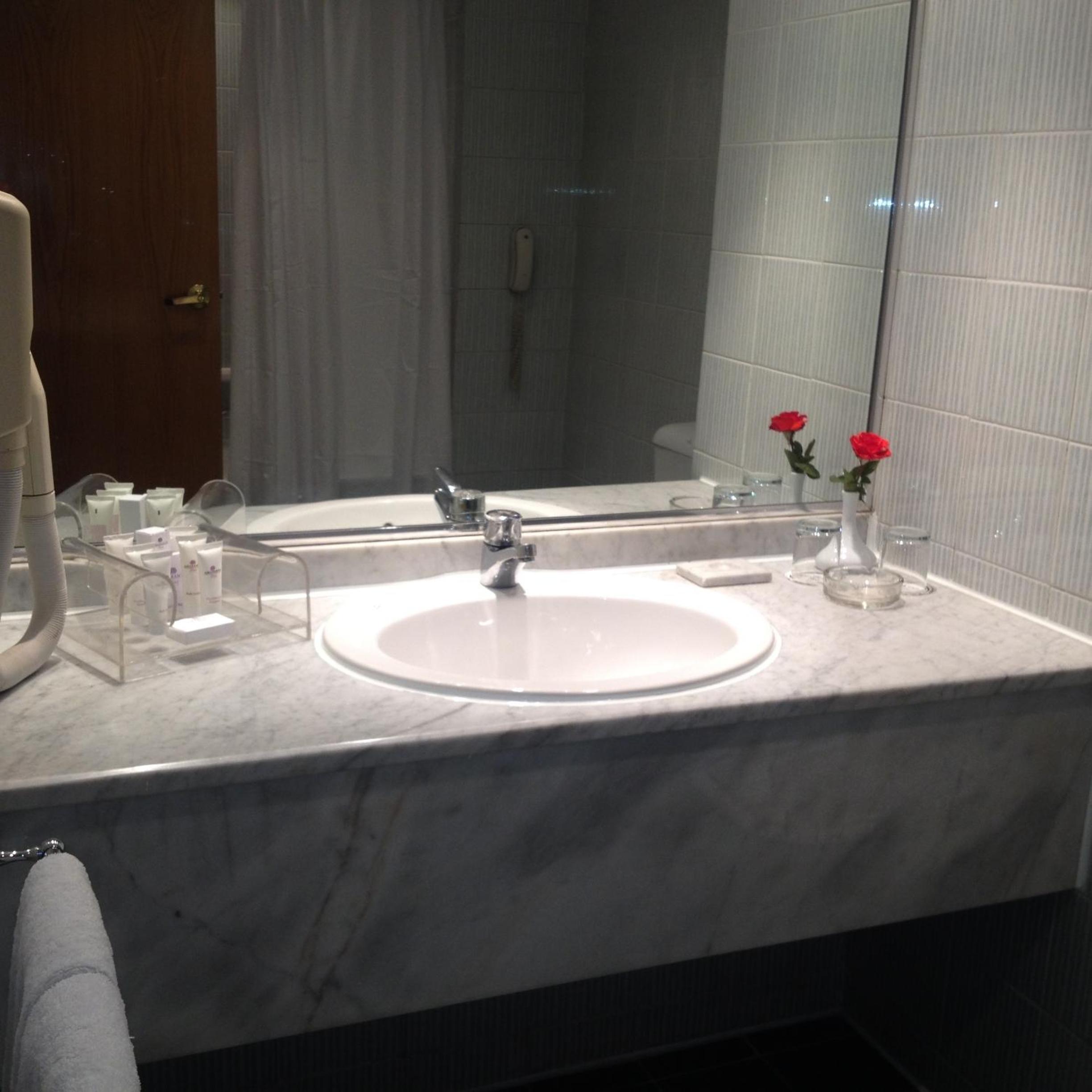 Standard Double or Twin Room - Photo 2