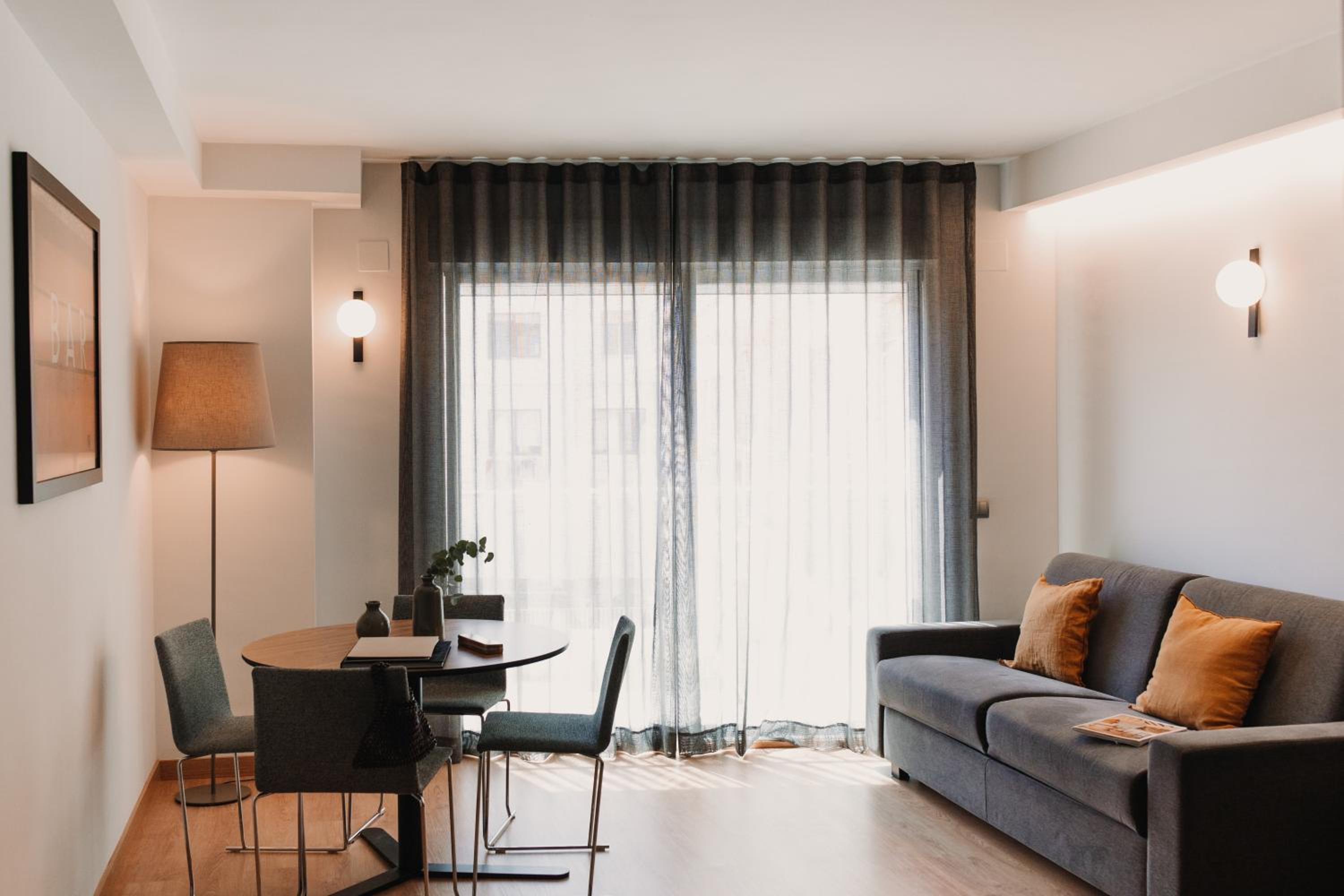 Loft Apartment with Balcony (2 Adults + 1 Child) - Photo 10