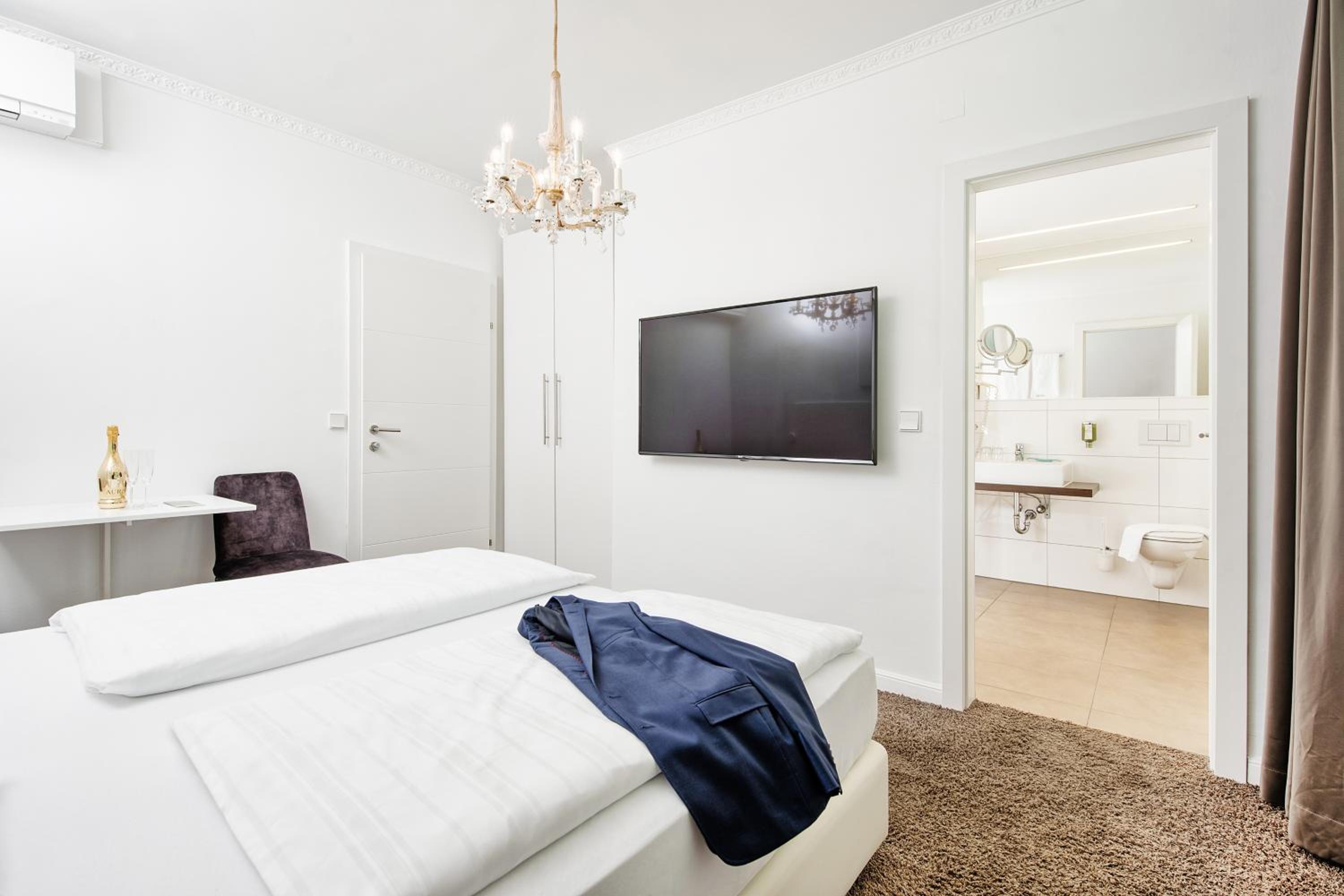 Double Room photo 3