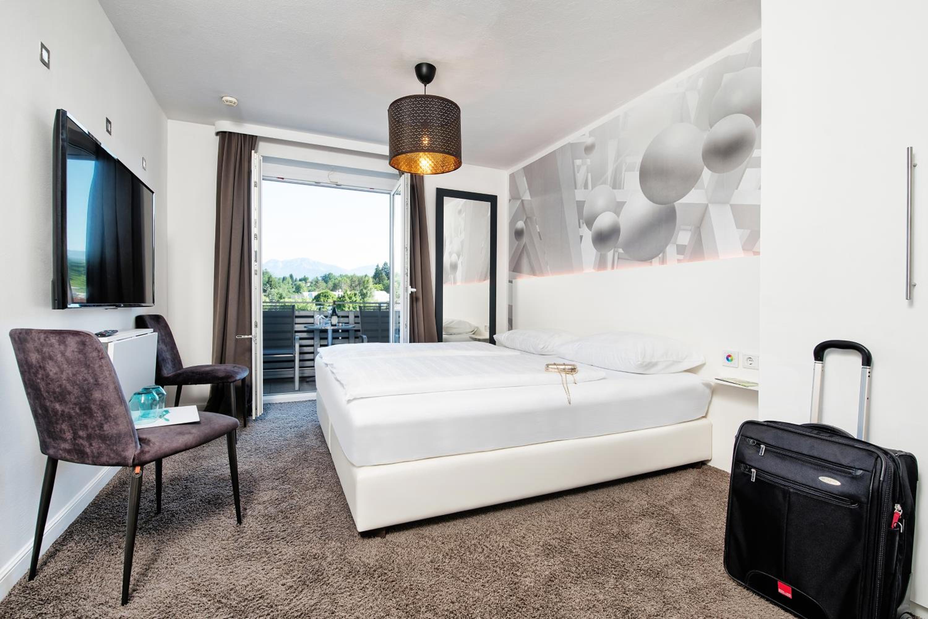 Double Room with Balcony photo 3