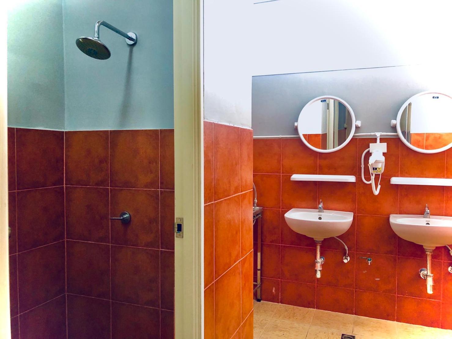 Budget Double Room - Shared Bathroom photo 2