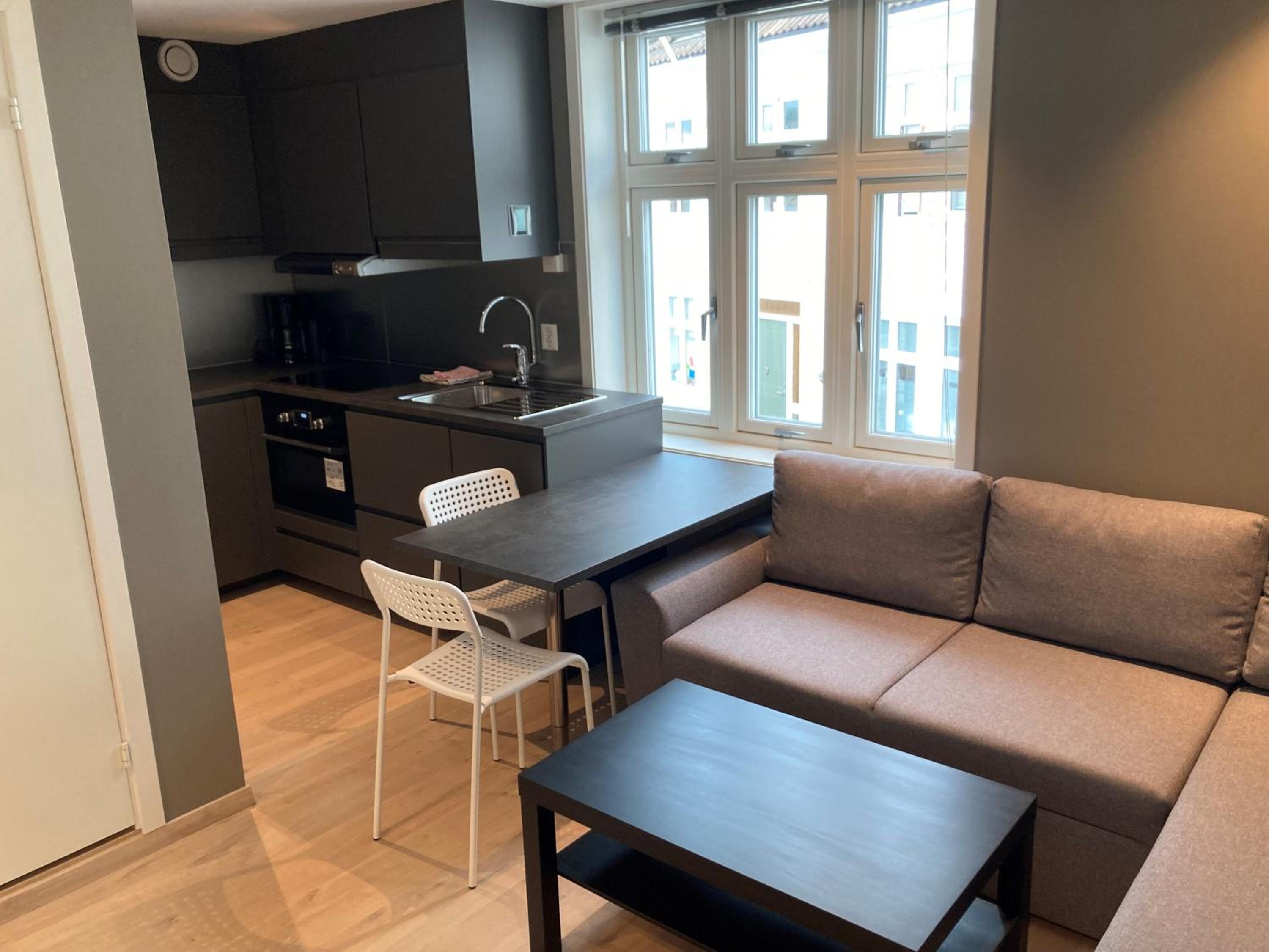 One-Bedroom Apartment - Photo 1