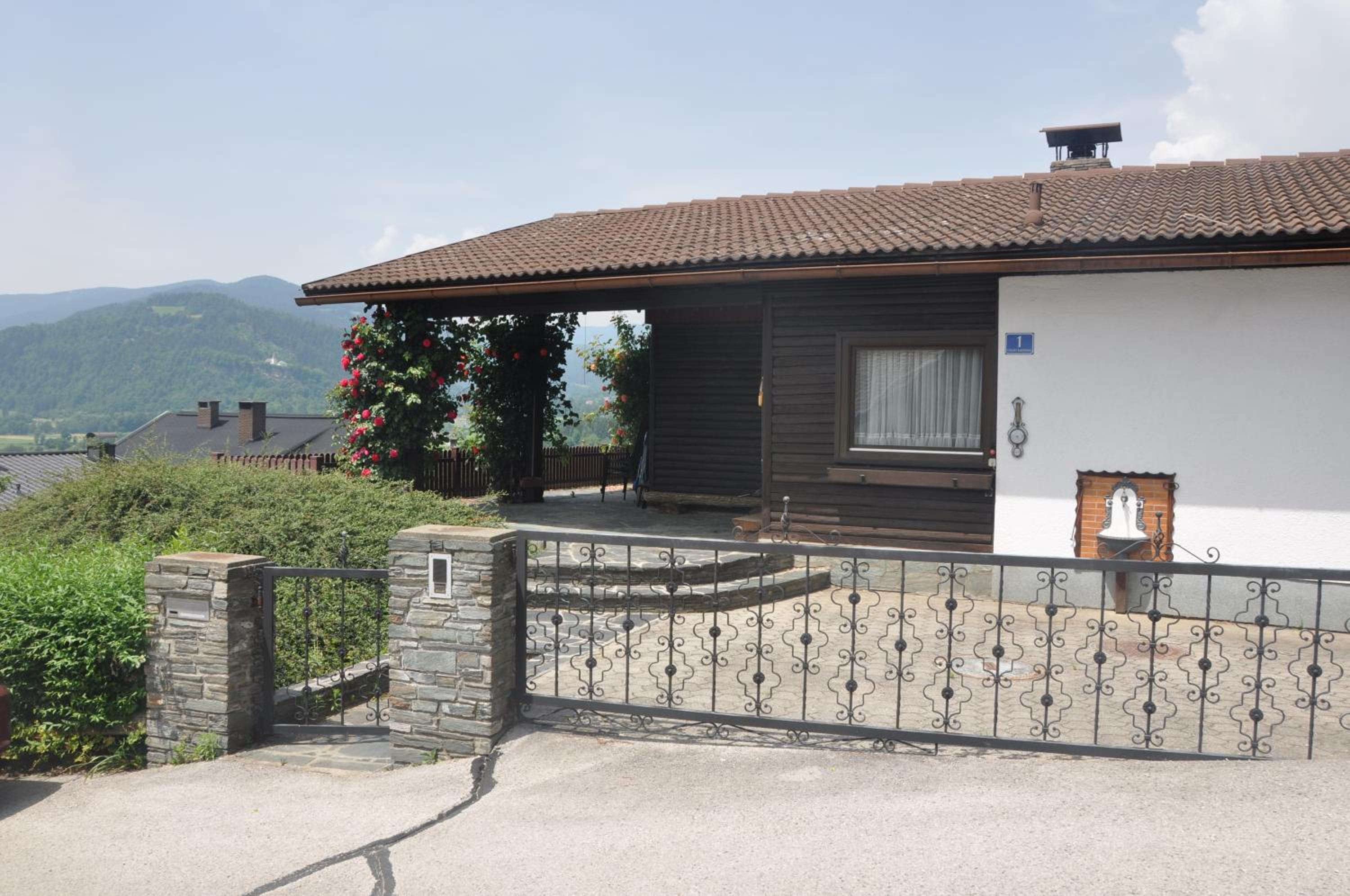 Two-Bedroom House photo 2