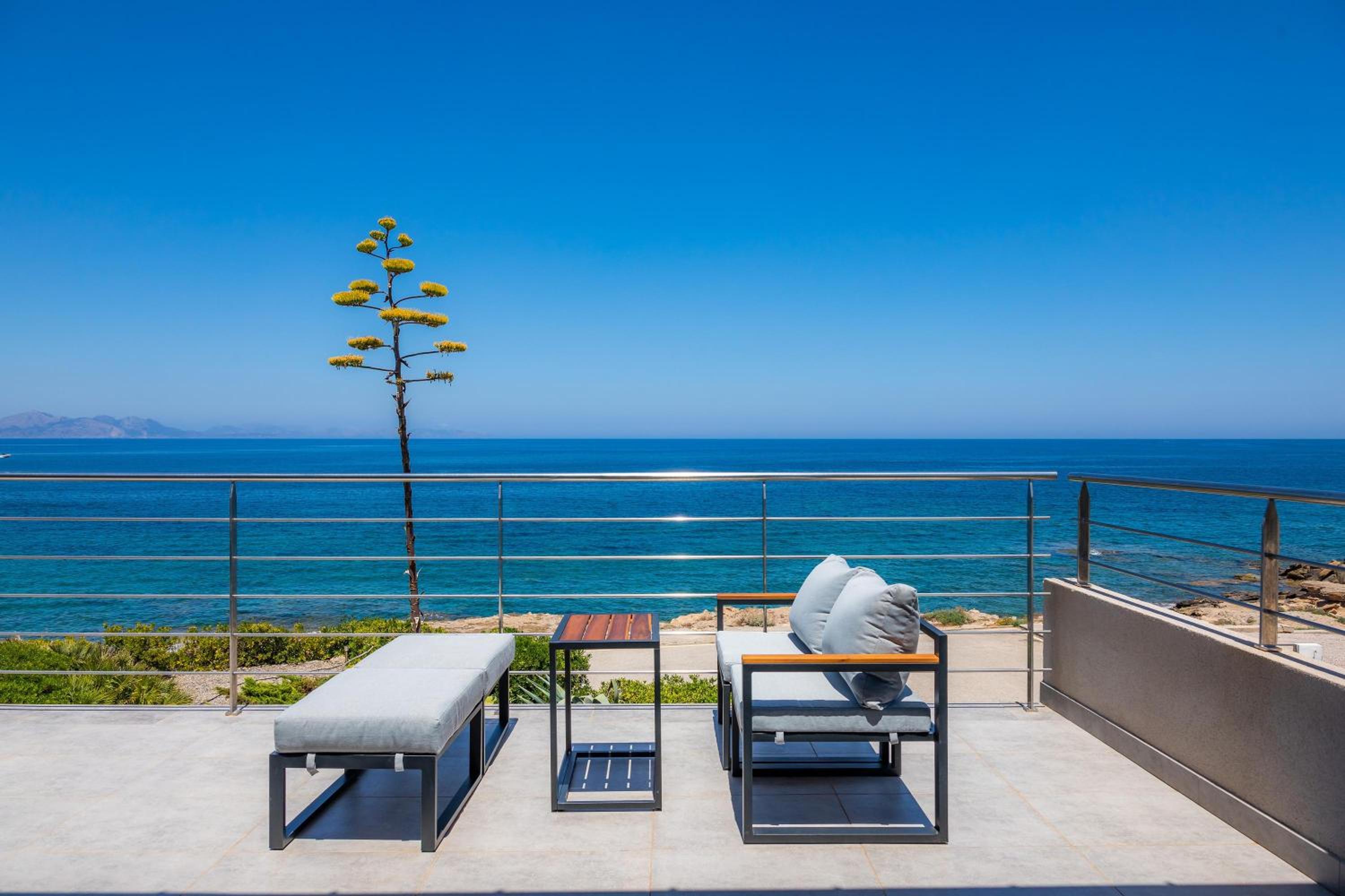 Villa with Sea View photo 2