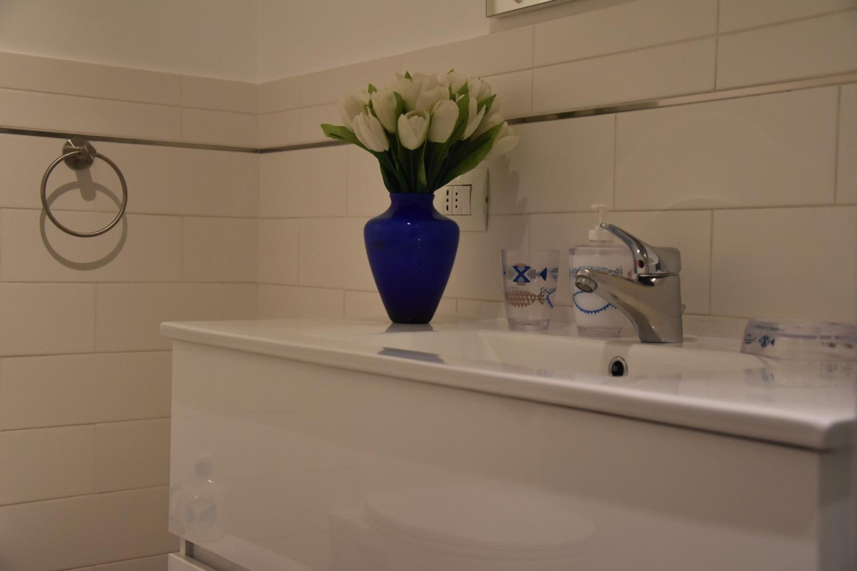 Standard Twin Room - Photo 5