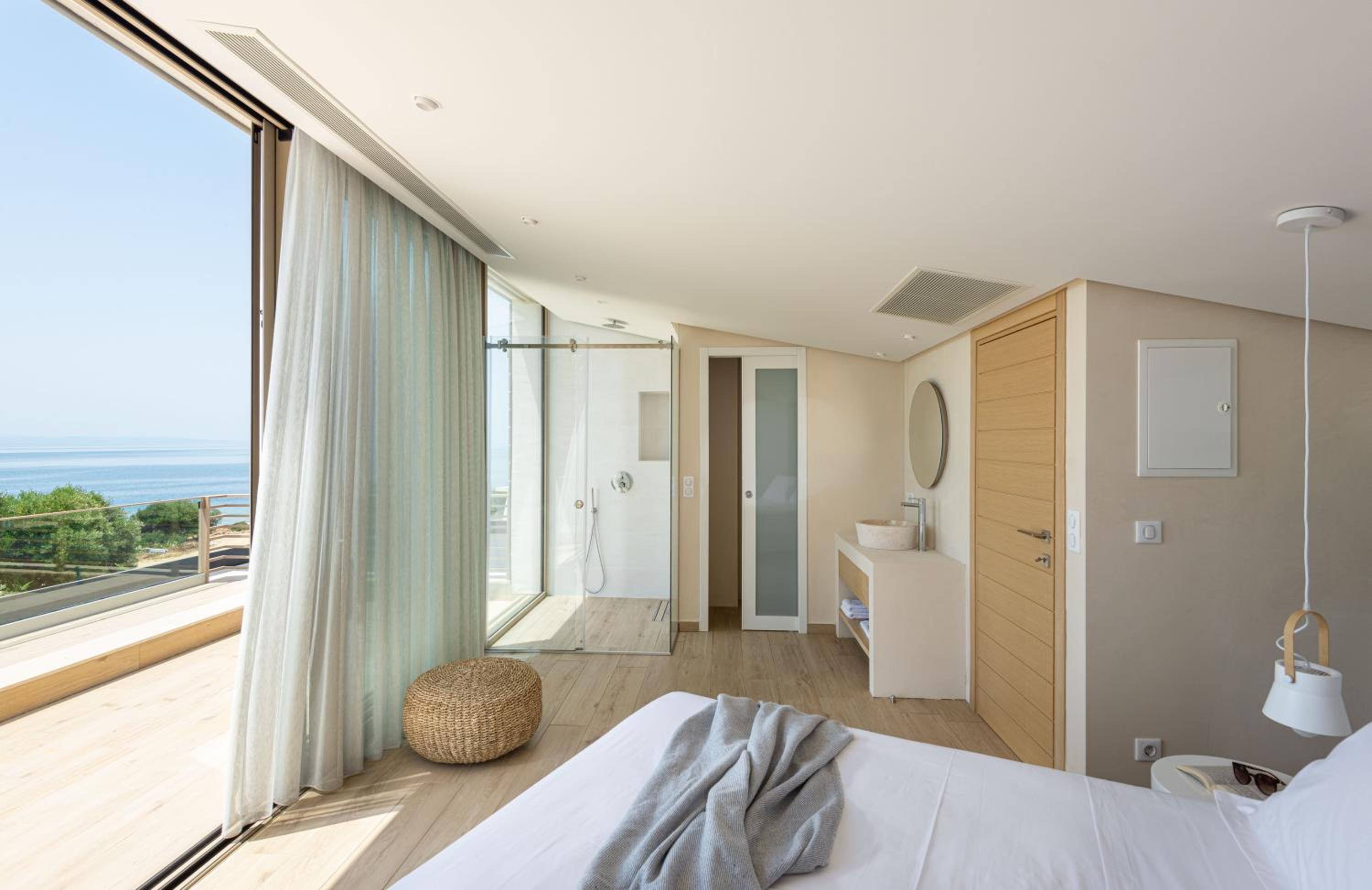 Villa photo 1