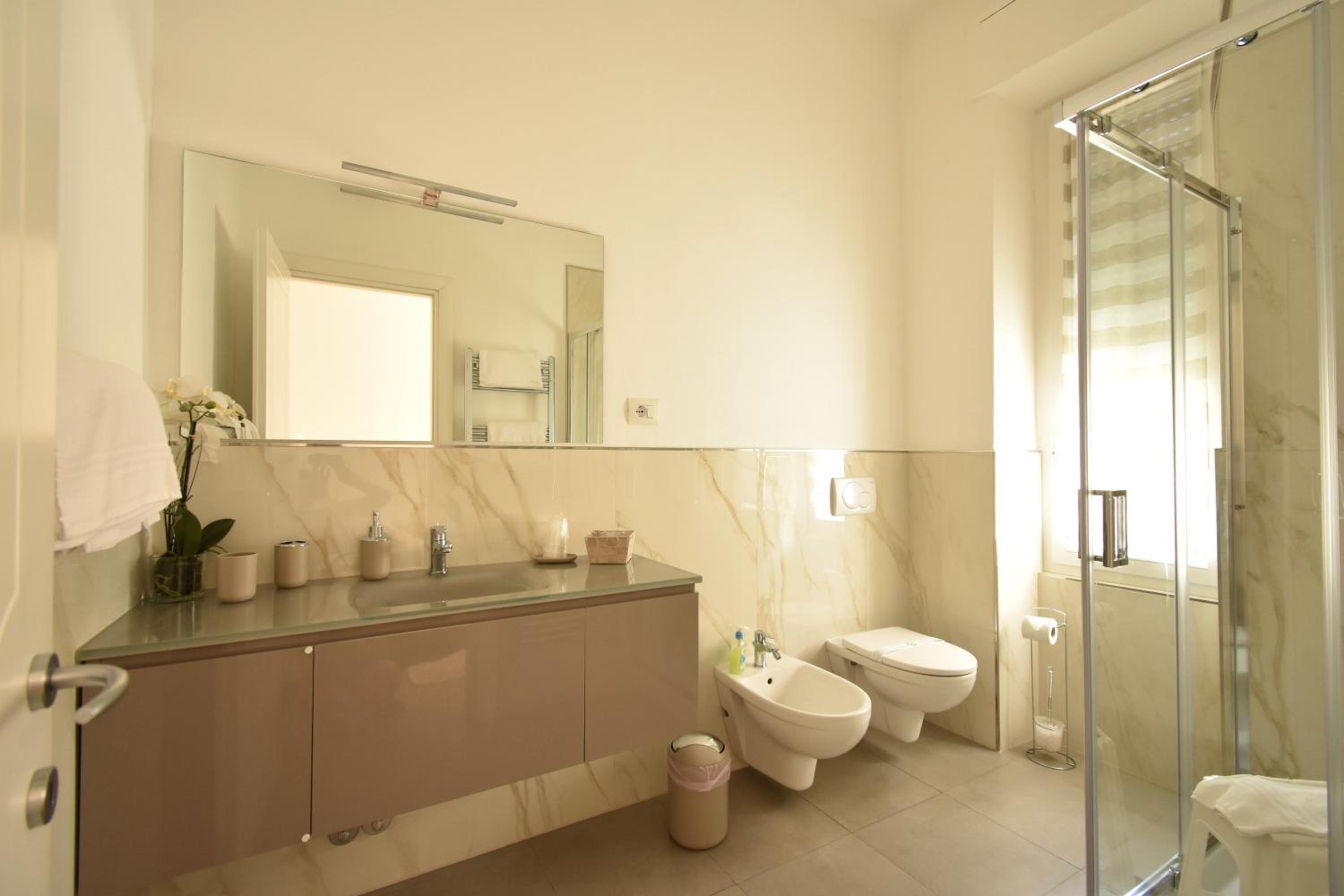 Double Room - Photo 18