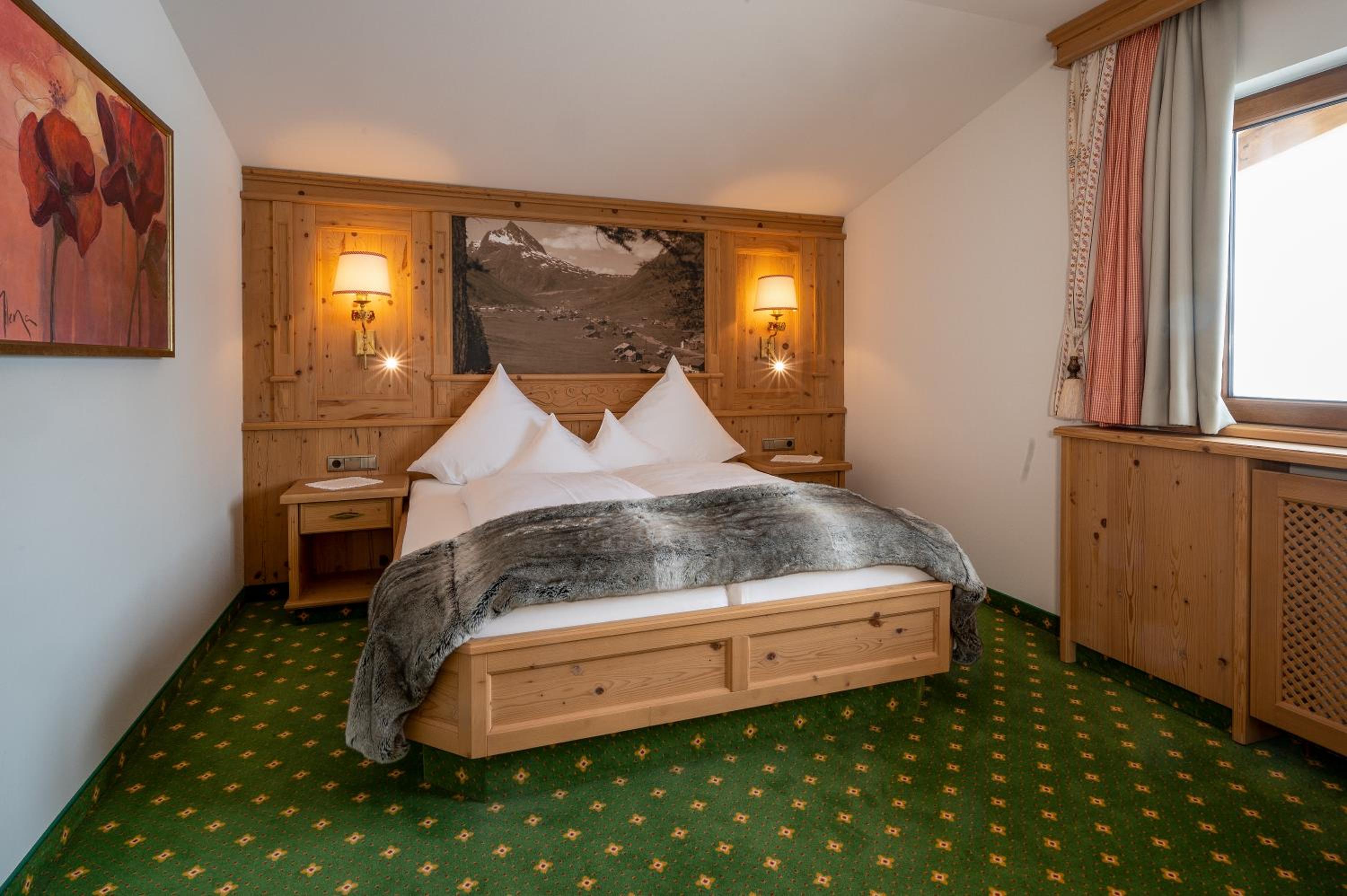 Deluxe Family Suite - Photo 3