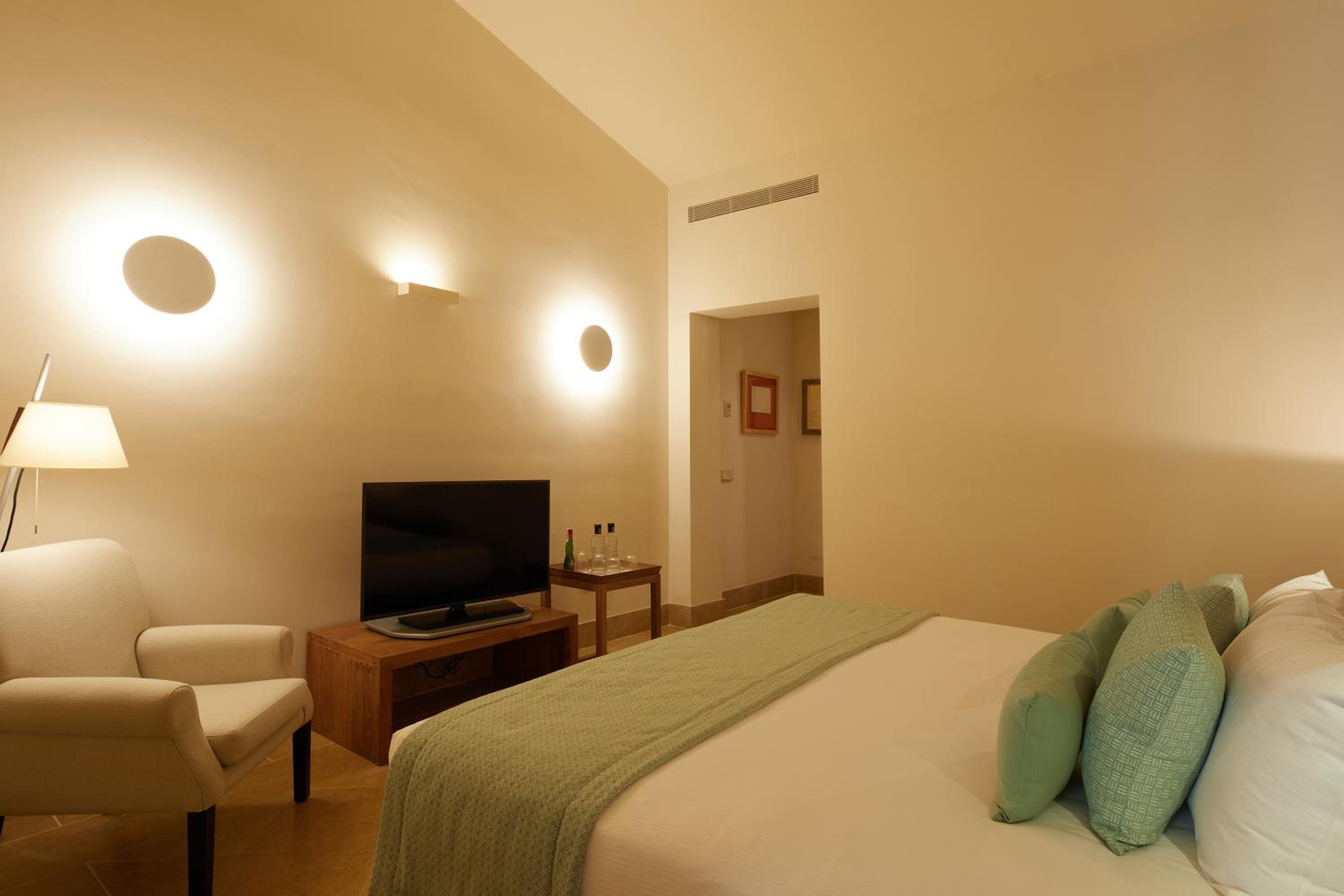 Junior Suite at Ponent - Photo 2