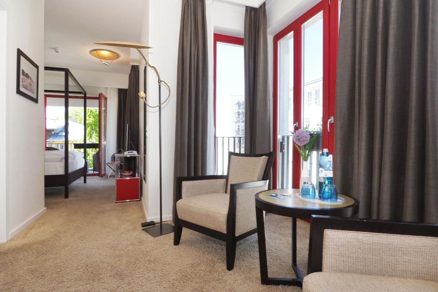 Junior Suite Land Side