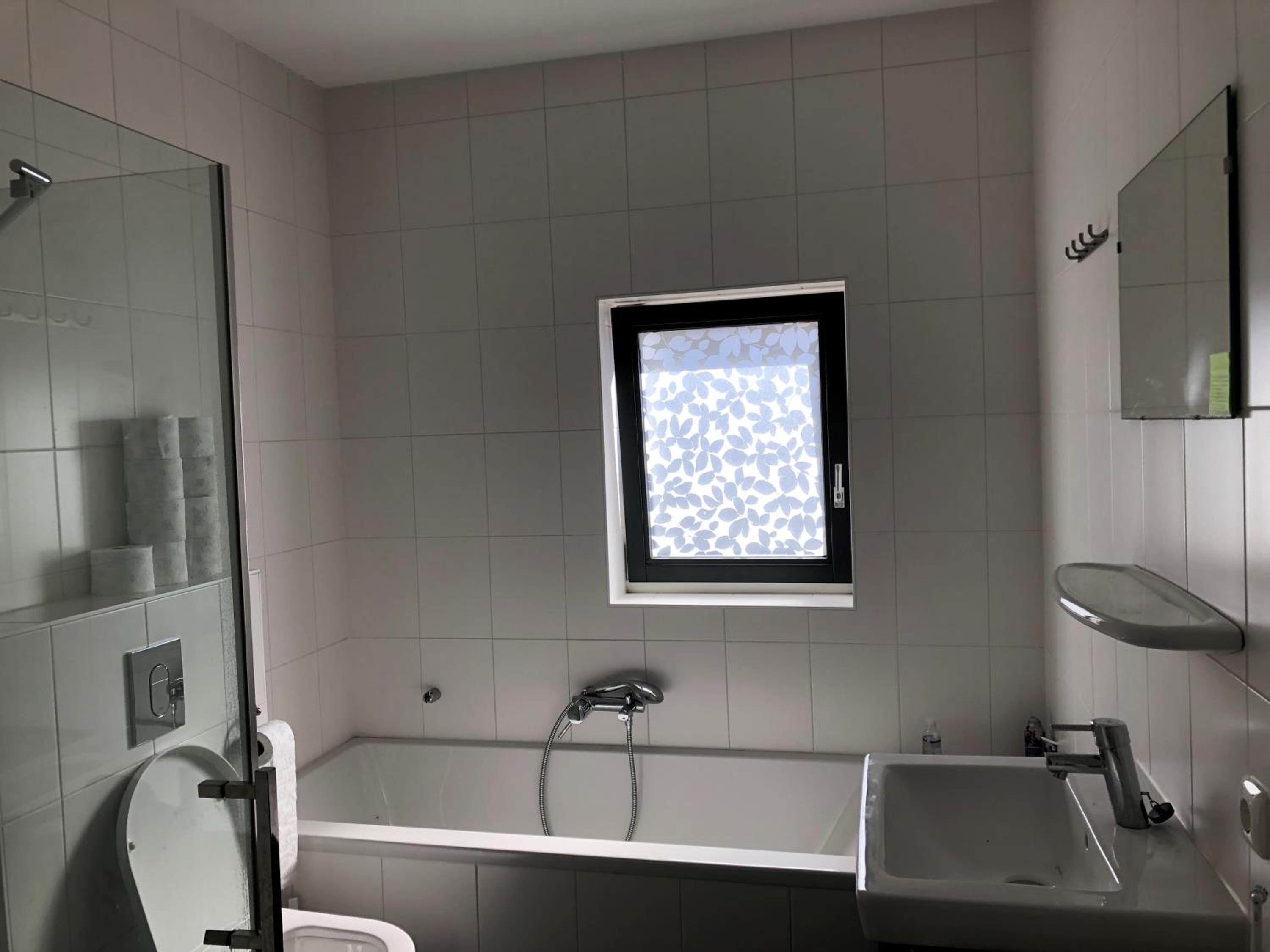 Double Room with Shared Bathroom photo 2