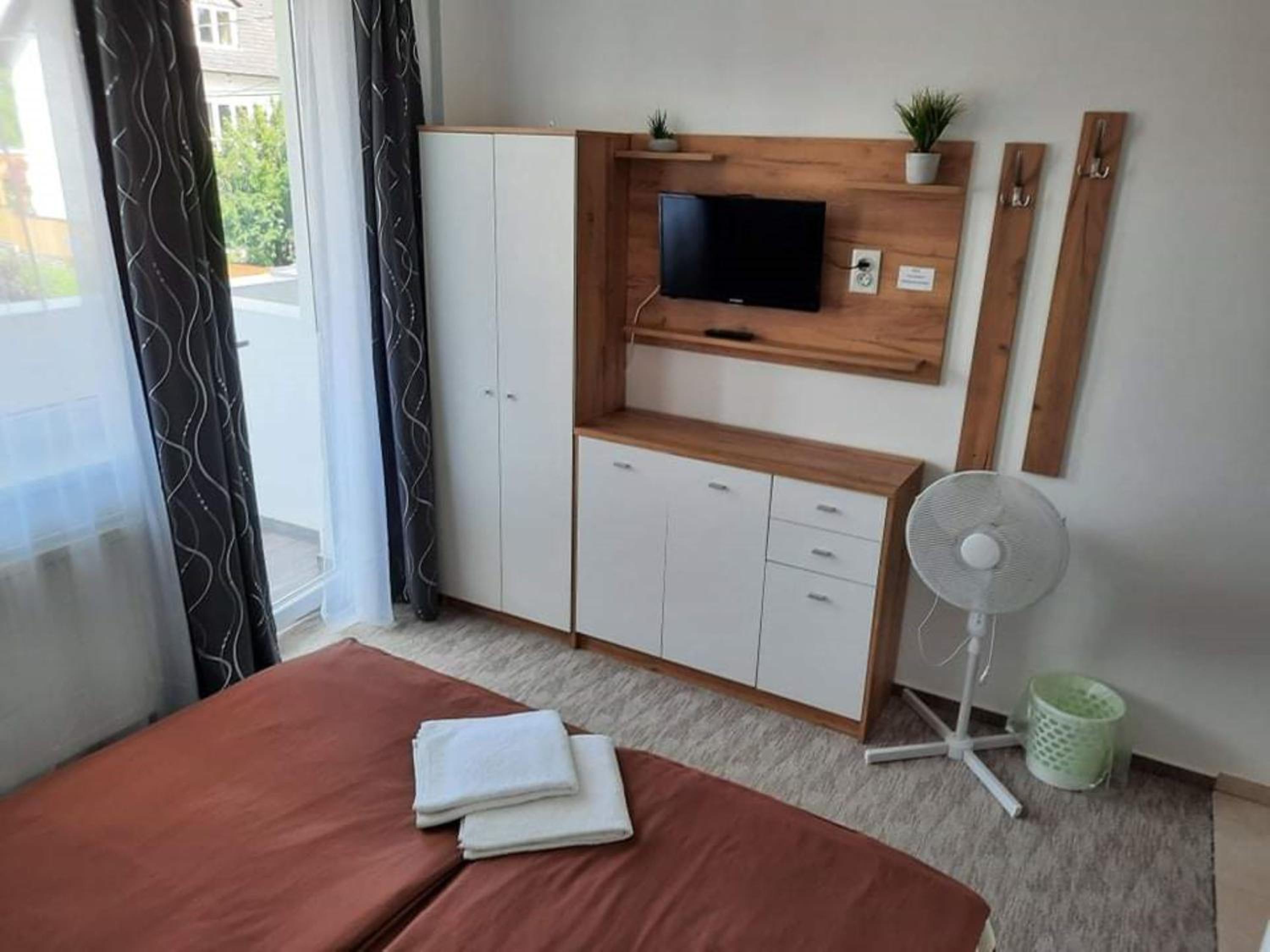 Double or Twin Room with Private Bathroom photo 2