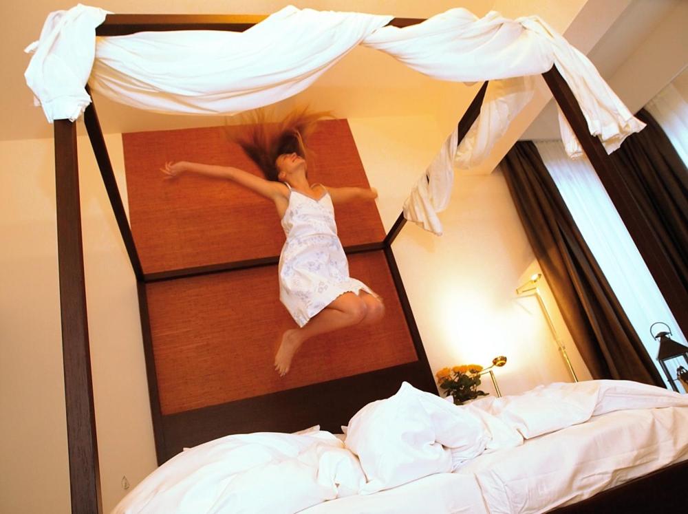 Comfort Room Land Side