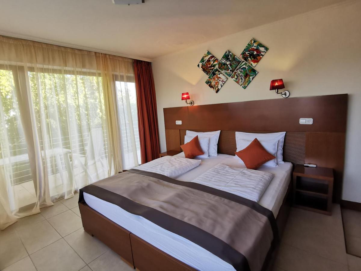 Suite (2 Adults) - Photo 1