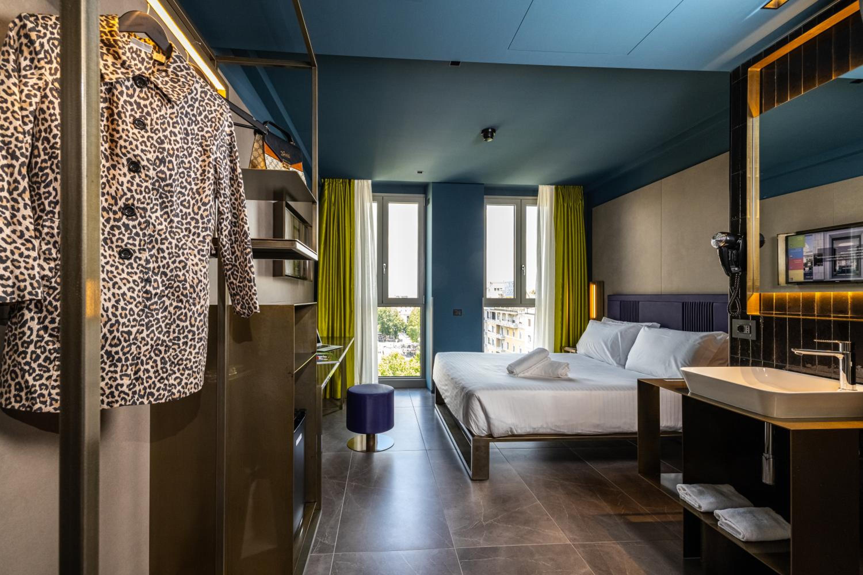 Double Room with View