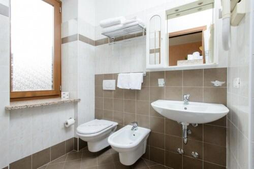 Double Room - Photo 5