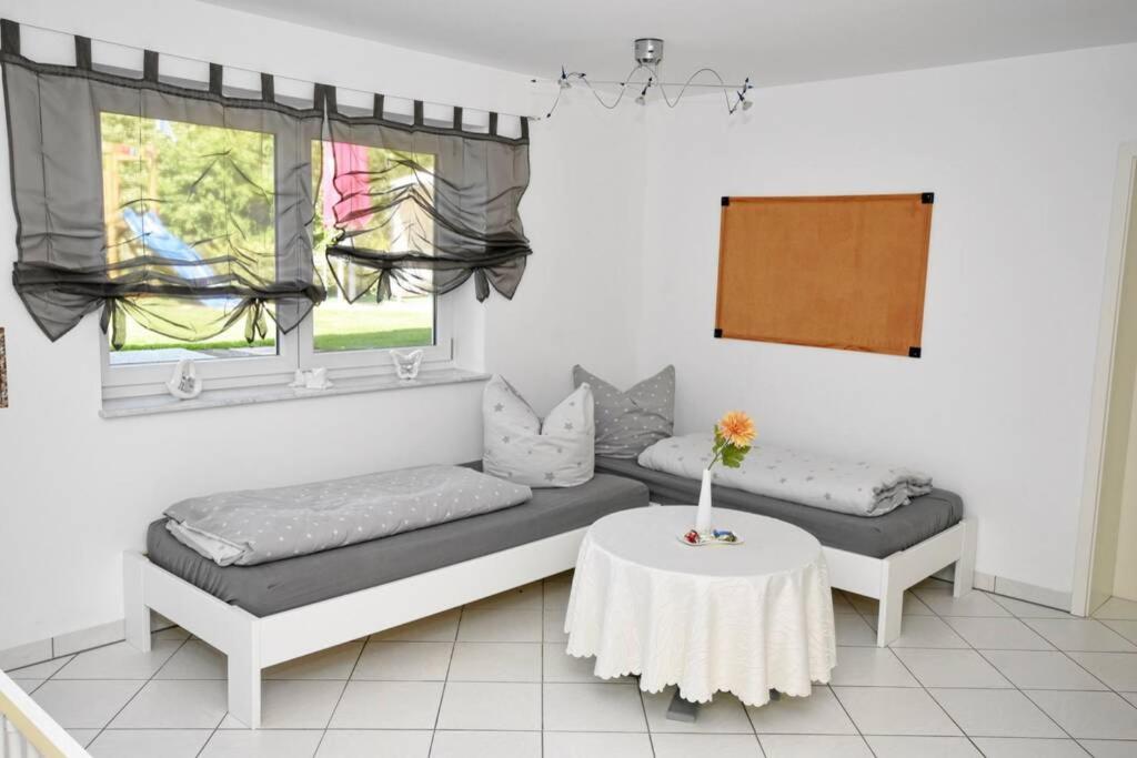 One-Bedroom Apartment - Photo 3