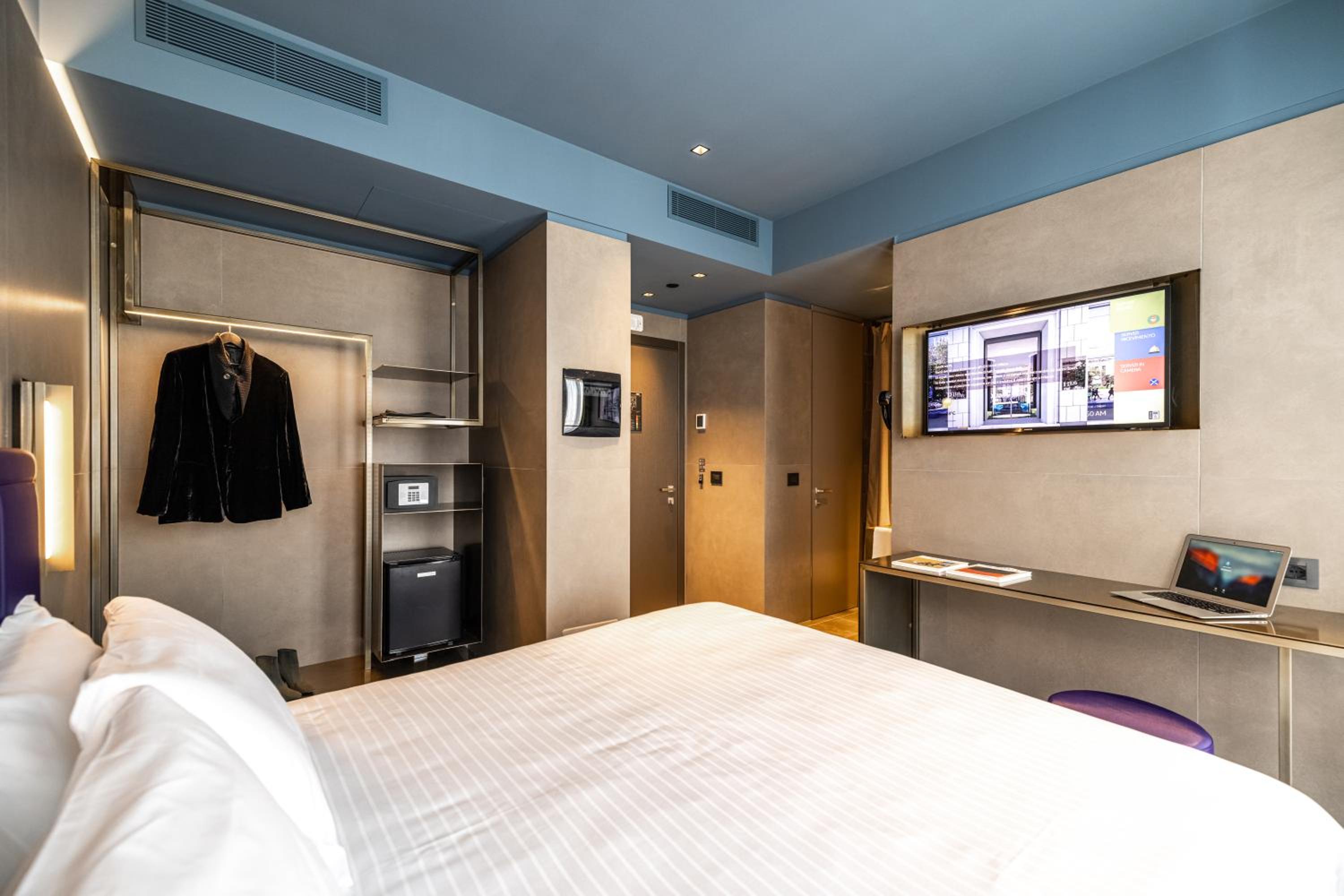 Double Room with Balcony and View