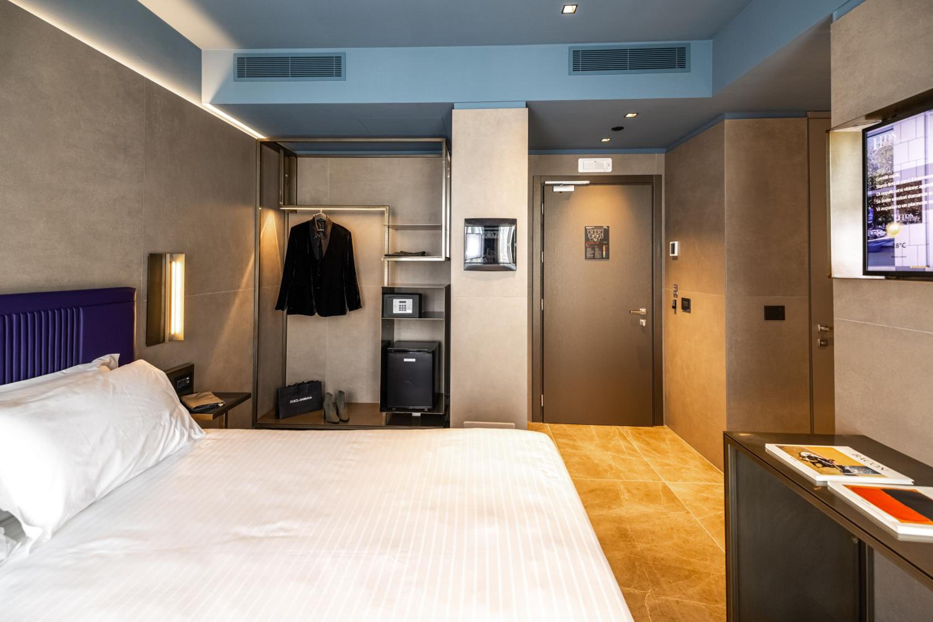Double Room with Balcony and View