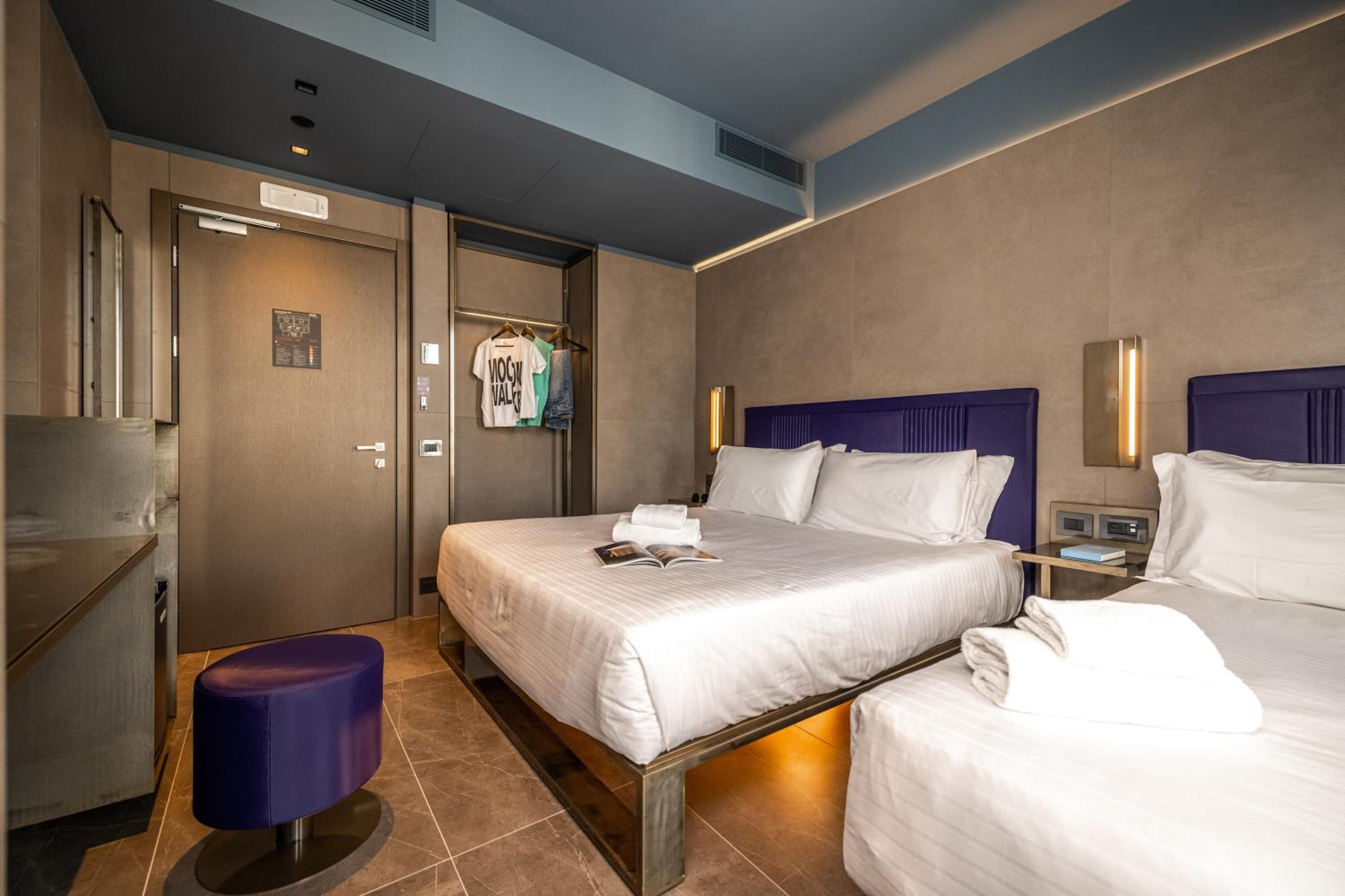 Quadruple Room with View thumbnail 6