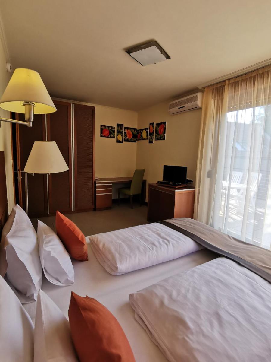 Deluxe Apartment - Photo 2