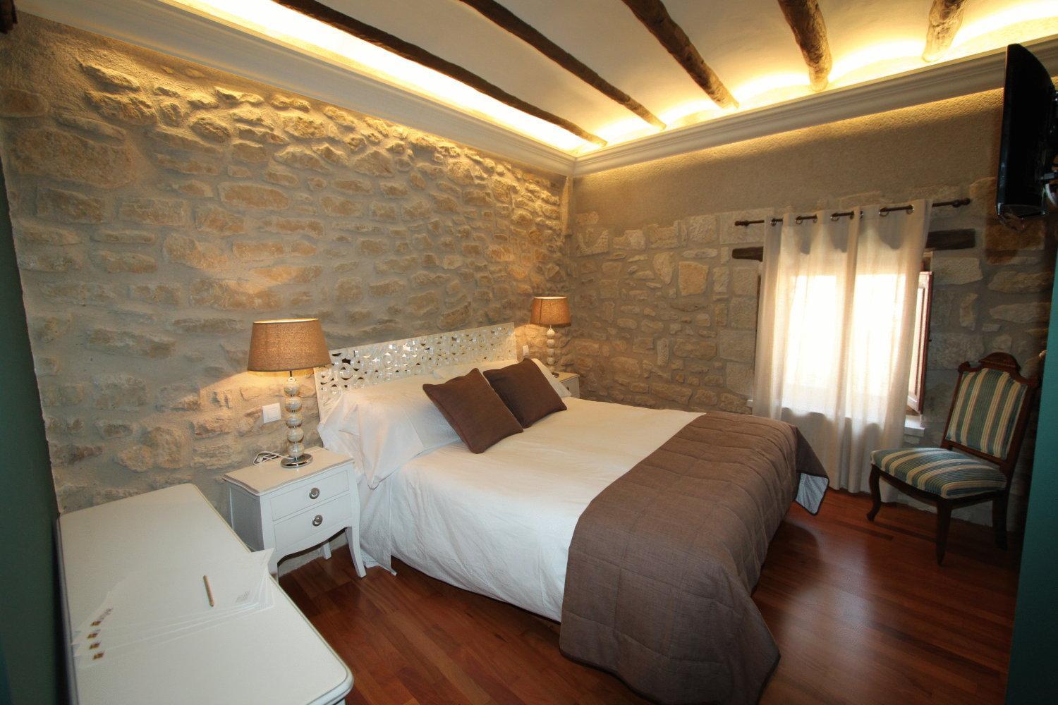 Double Room - Photo 8