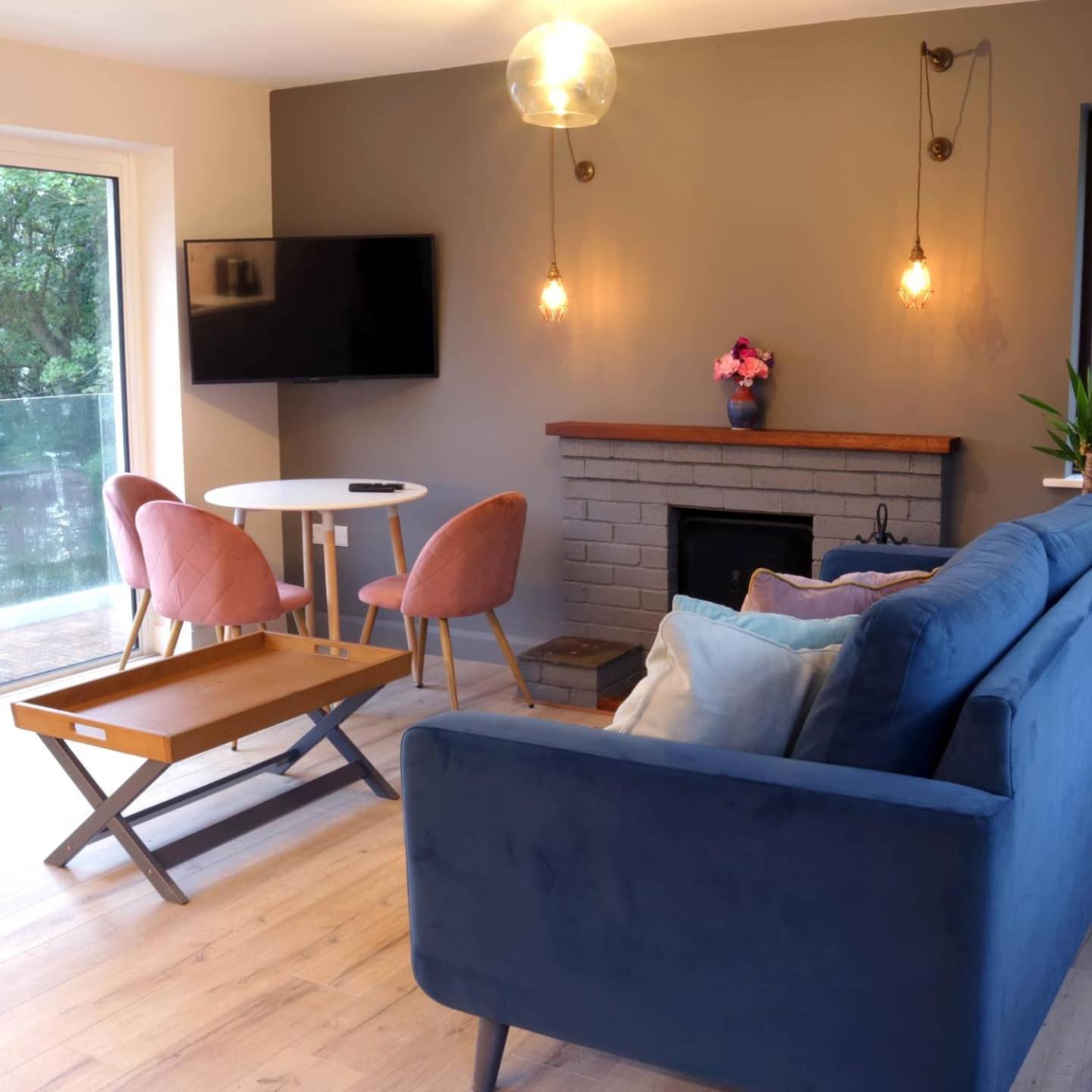 Two-Bedroom Apartment - Photo 12