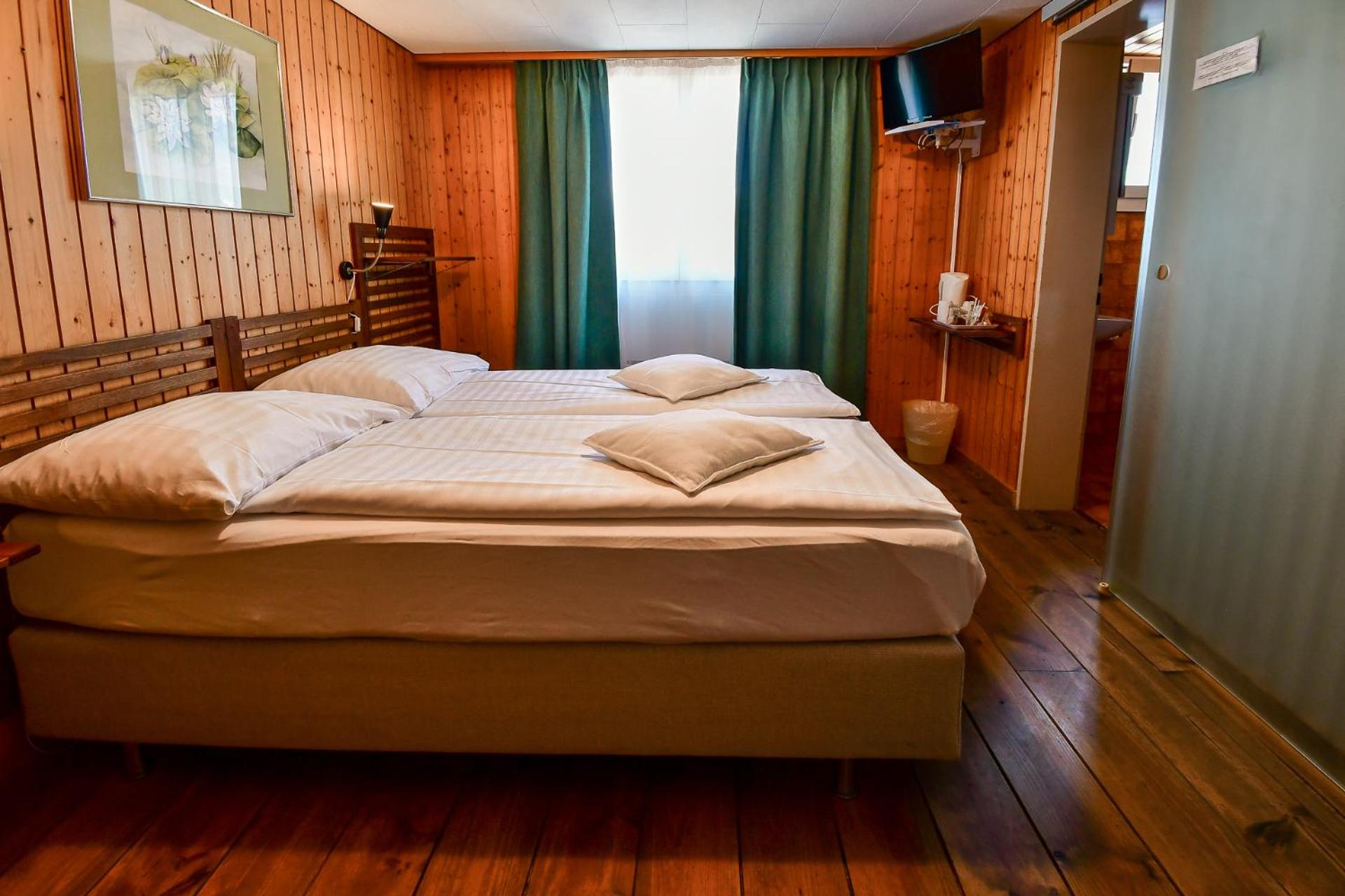 Double Room - Photo 8