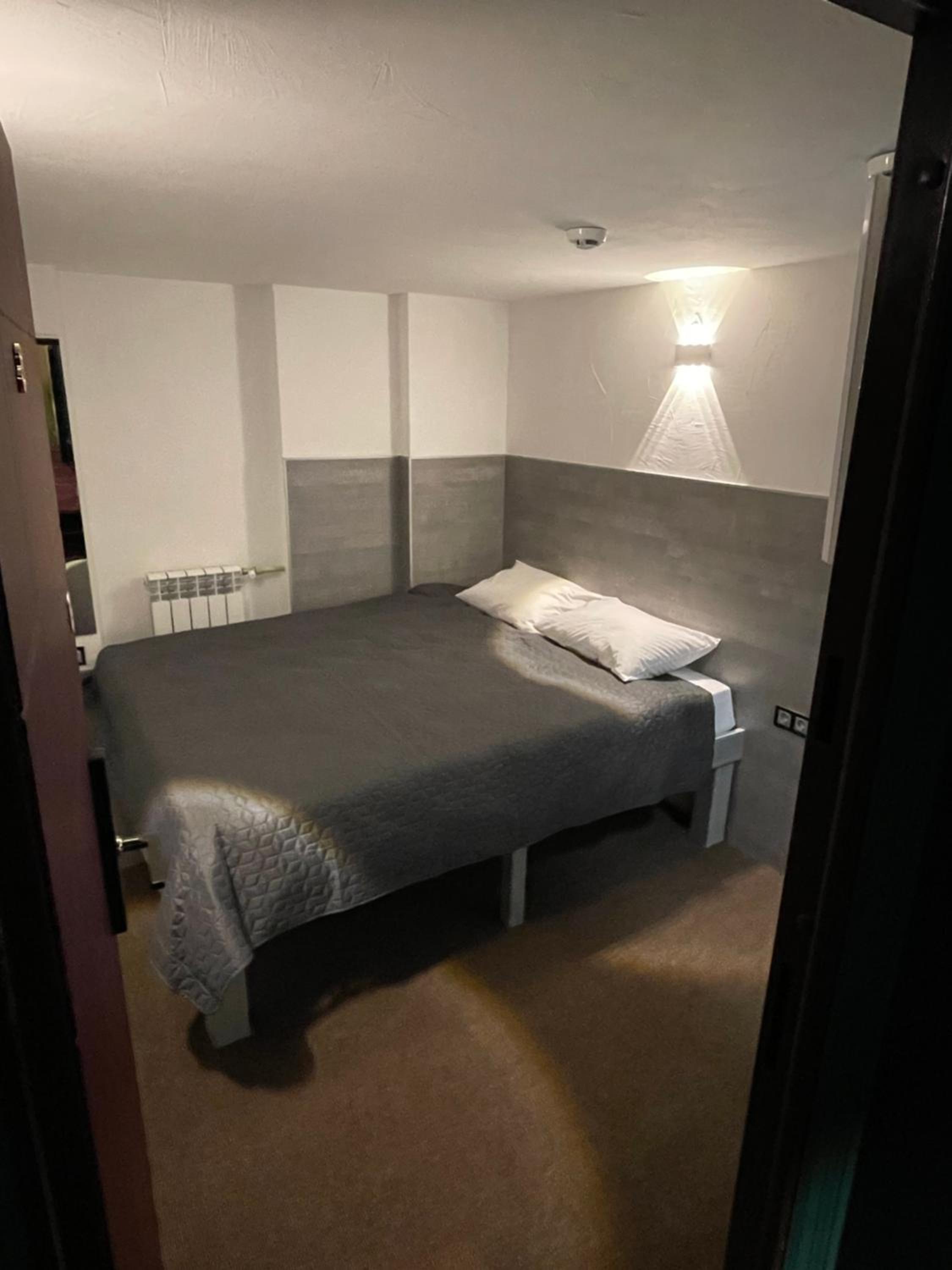 Small Double Room without Window