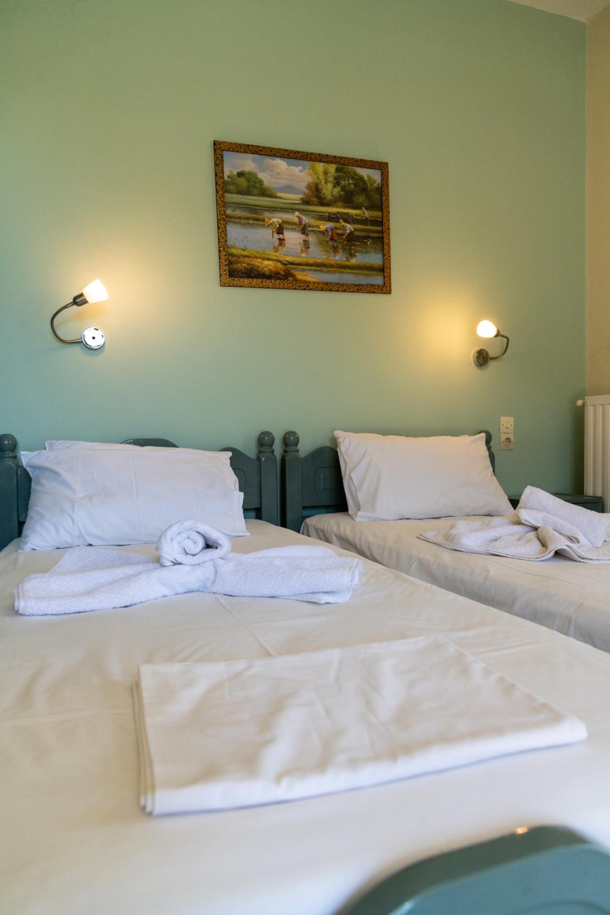 Deluxe Triple Room photo 3