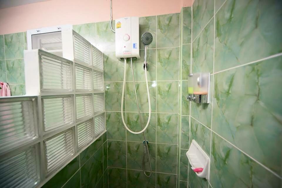 Twin Room - Photo 2