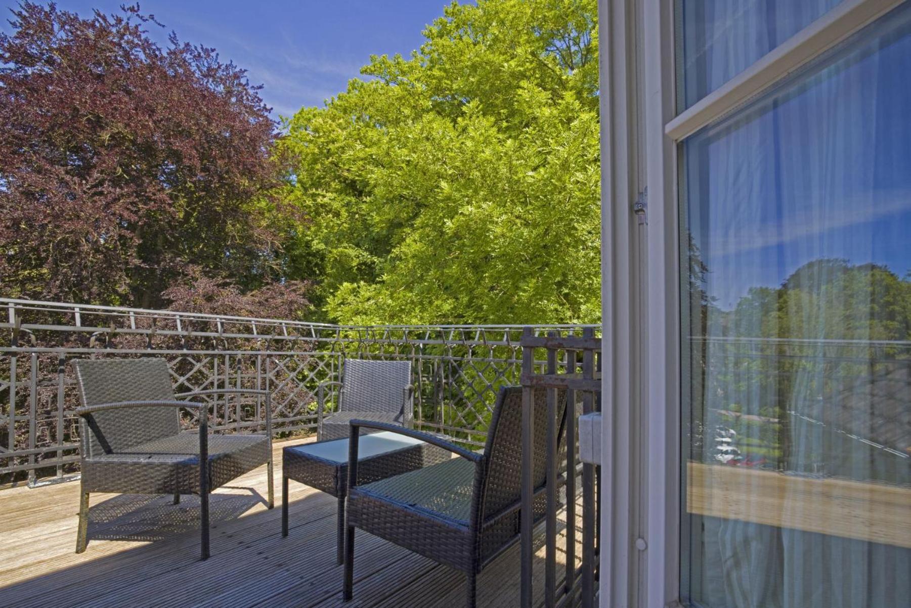Double Room with Balcony - Photo 4