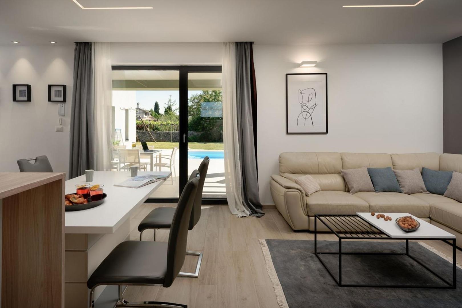 Villa com Piscina Privada