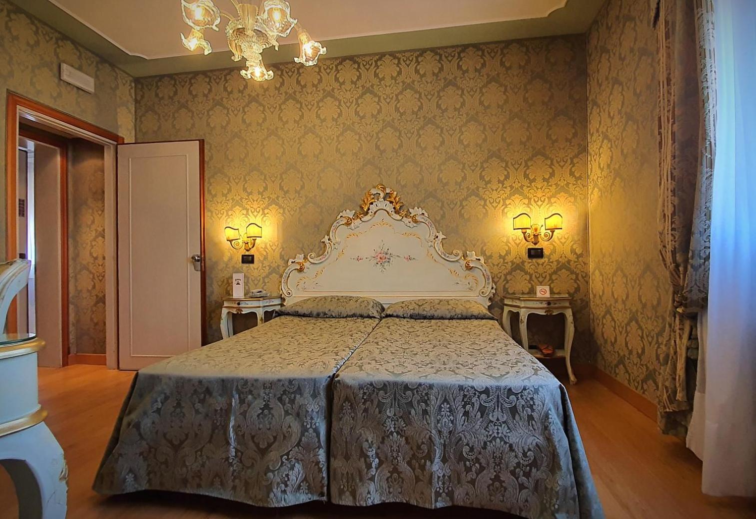 Superior Queen Room