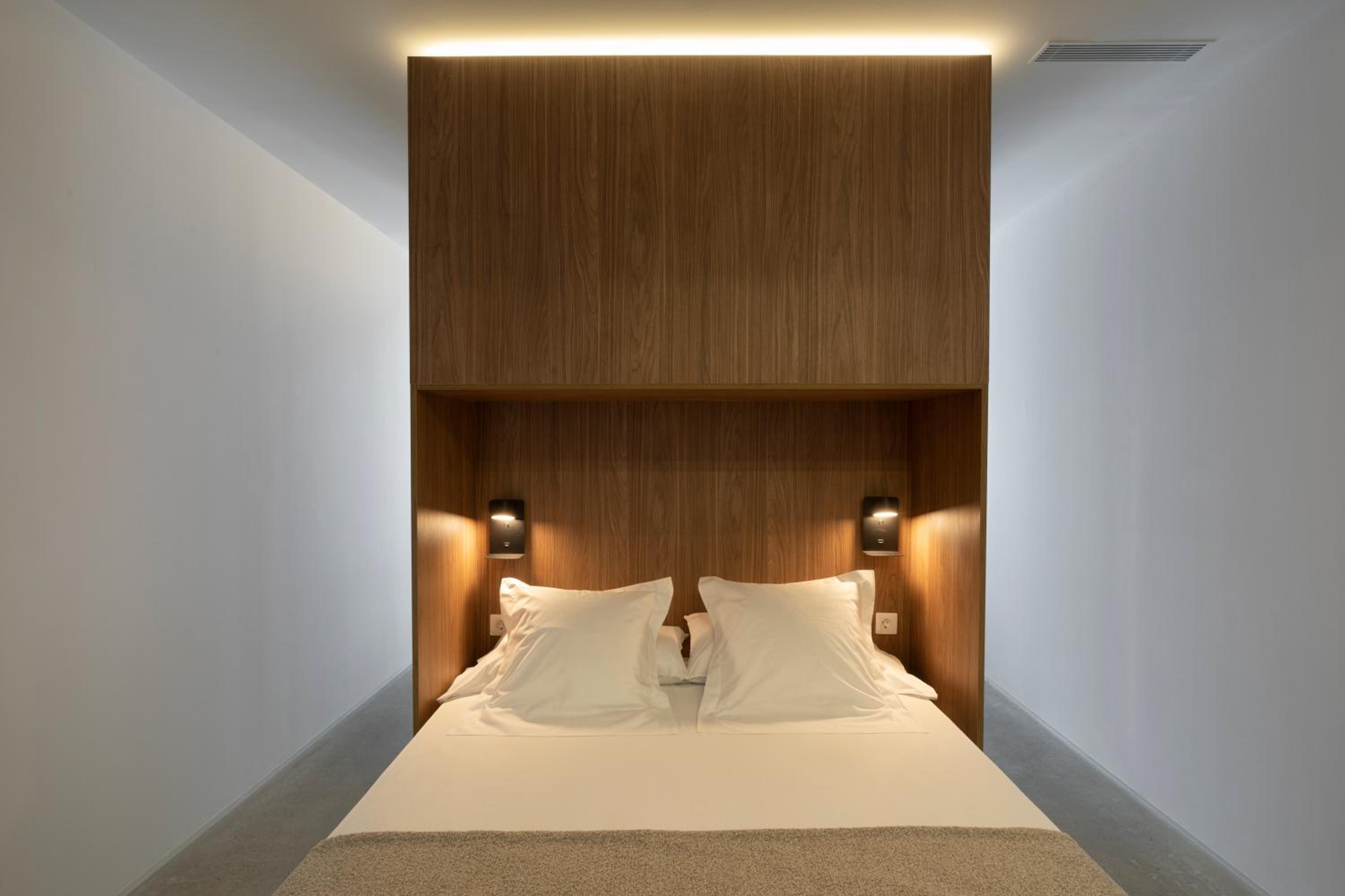 One-Bedroom Apartment - Photo 14