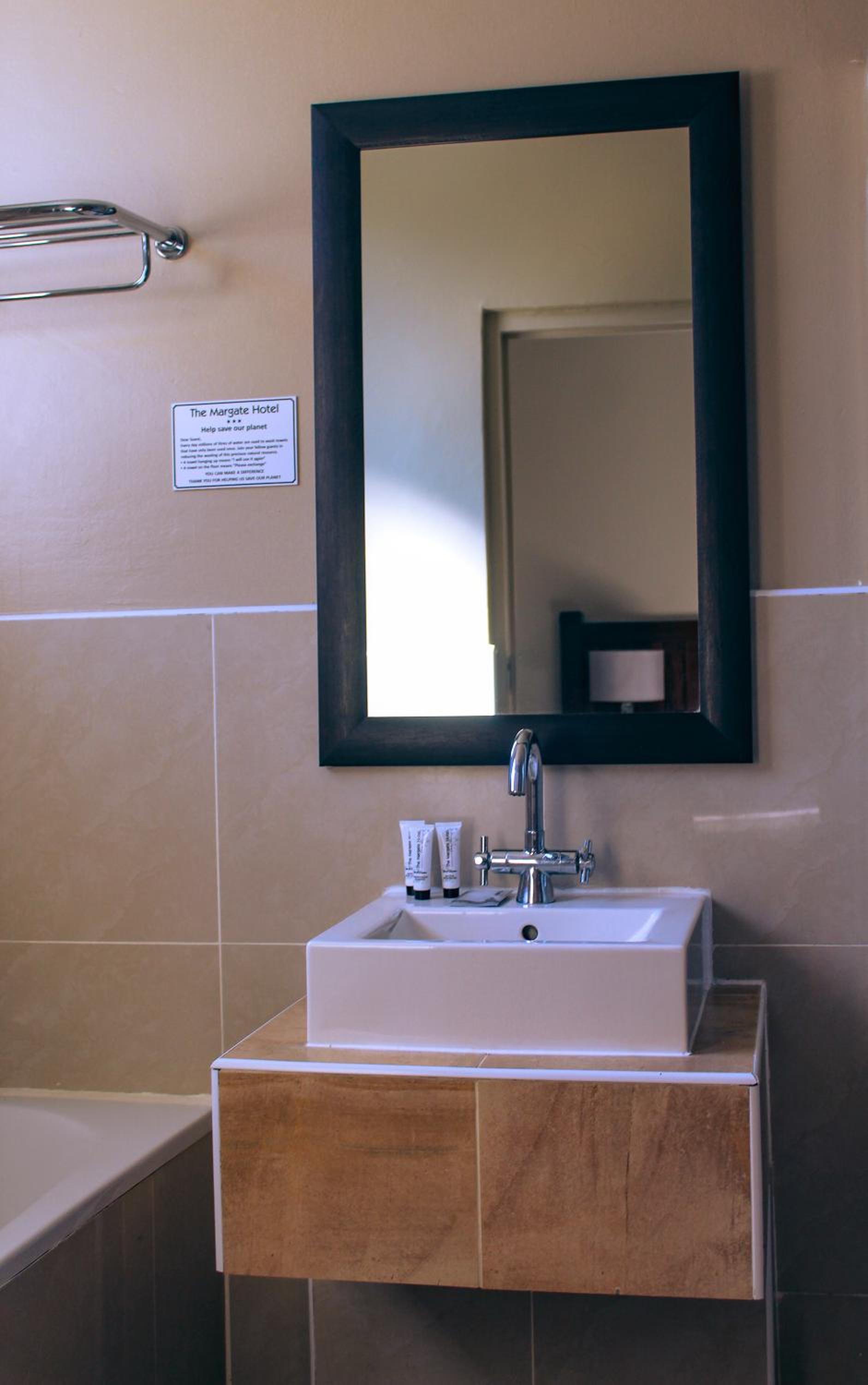 Standard Double Room - Photo 7