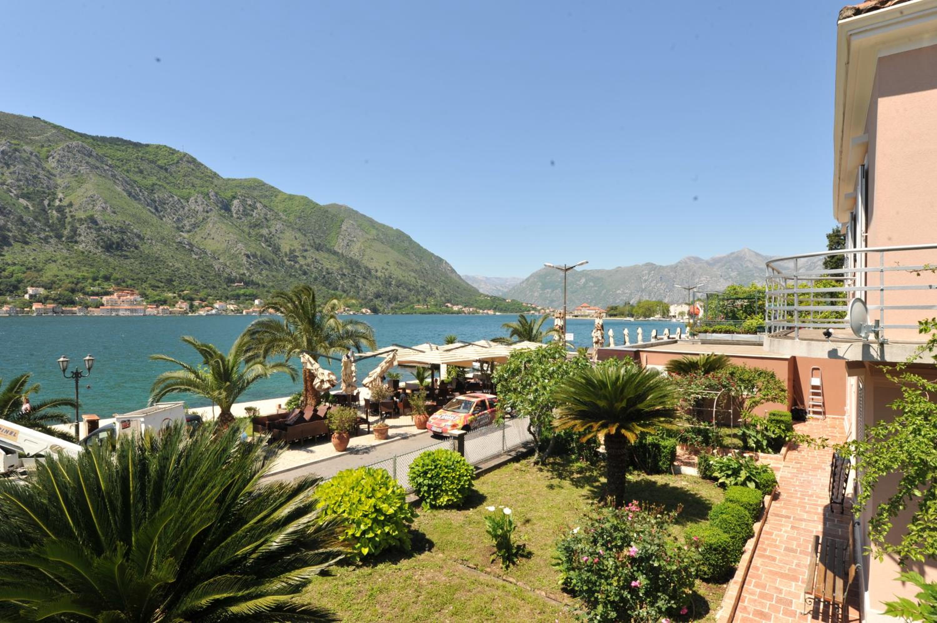 Two-Bedroom Apartment with Sea View photo 3
