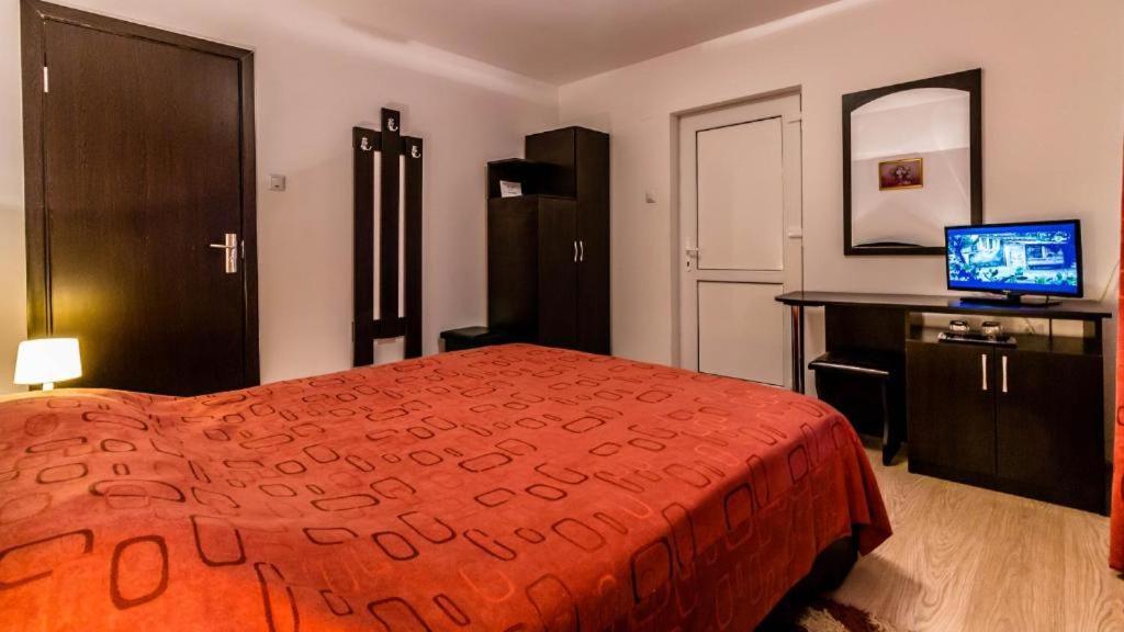Standard Double Room - Photo 4