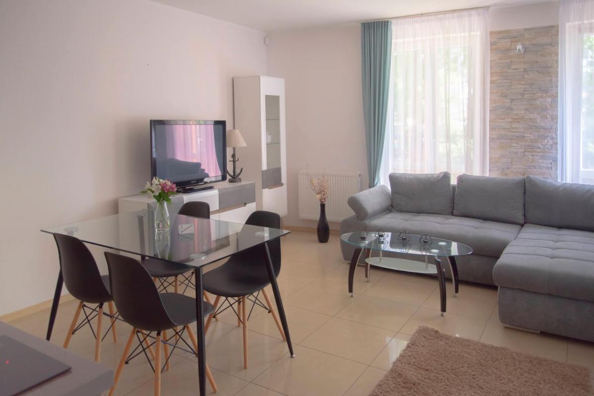Apartment with Terrace - Photo 1