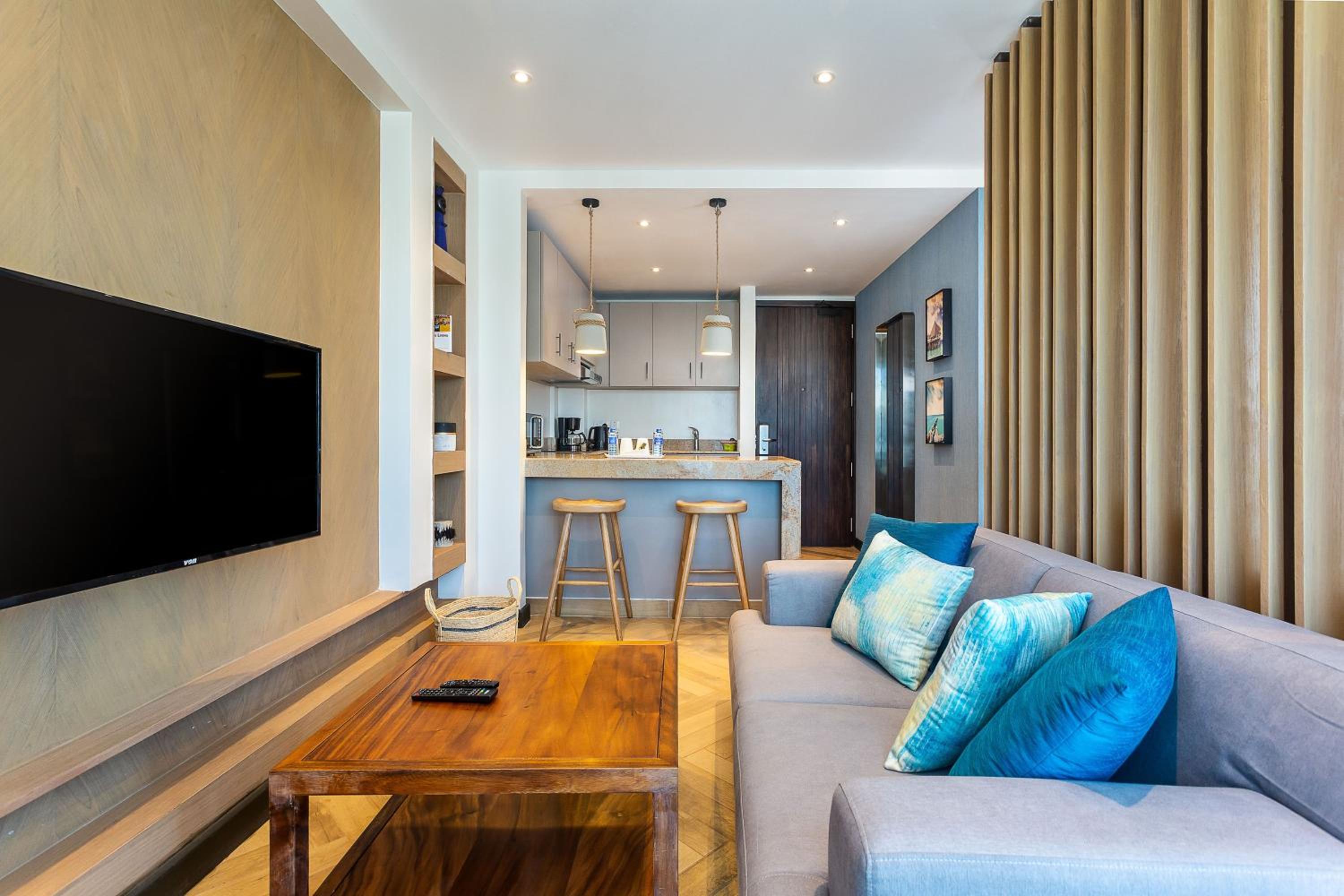 Studio Apartment - Photo 1