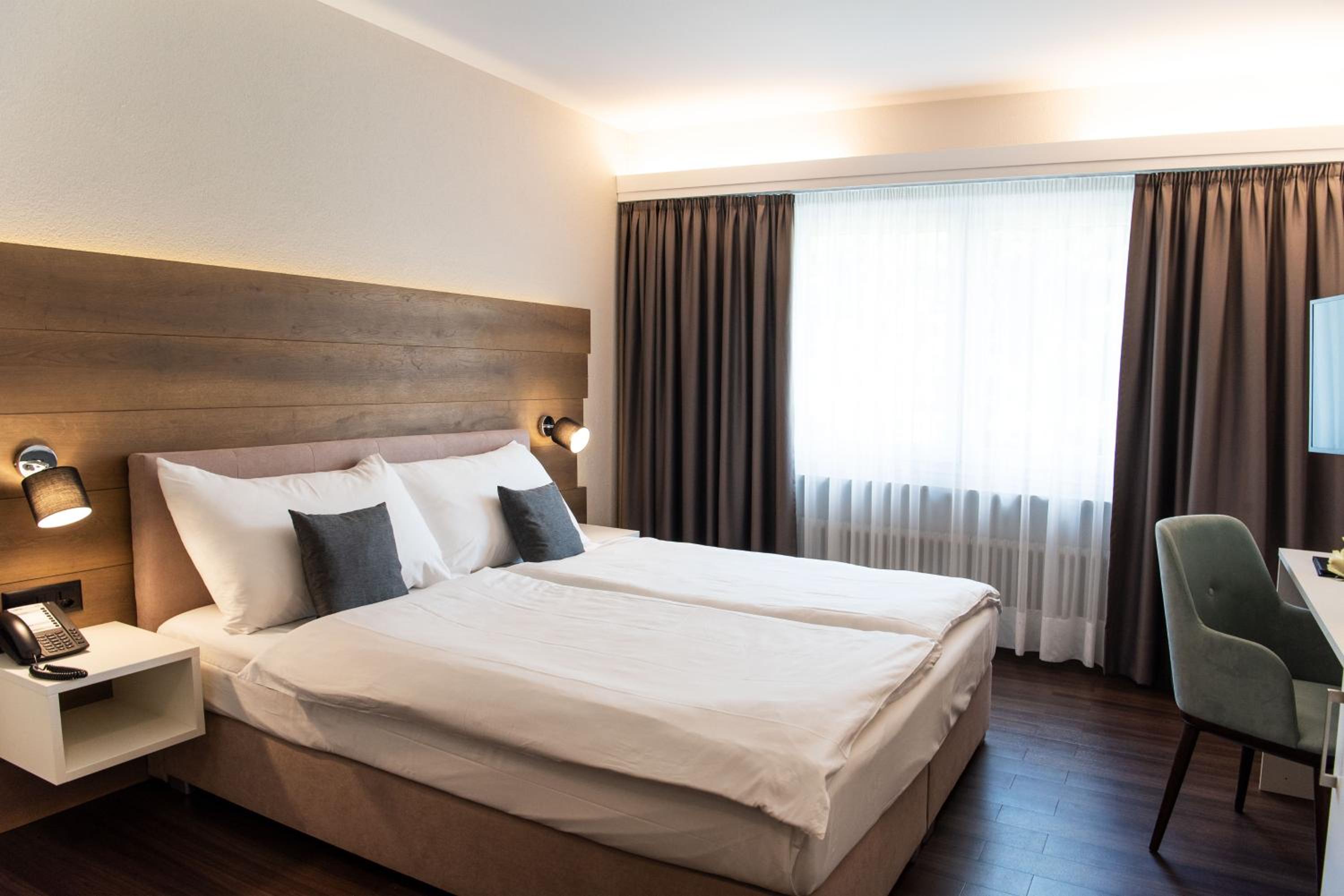 Superior Double or Twin Room with Garden View - Photo 5