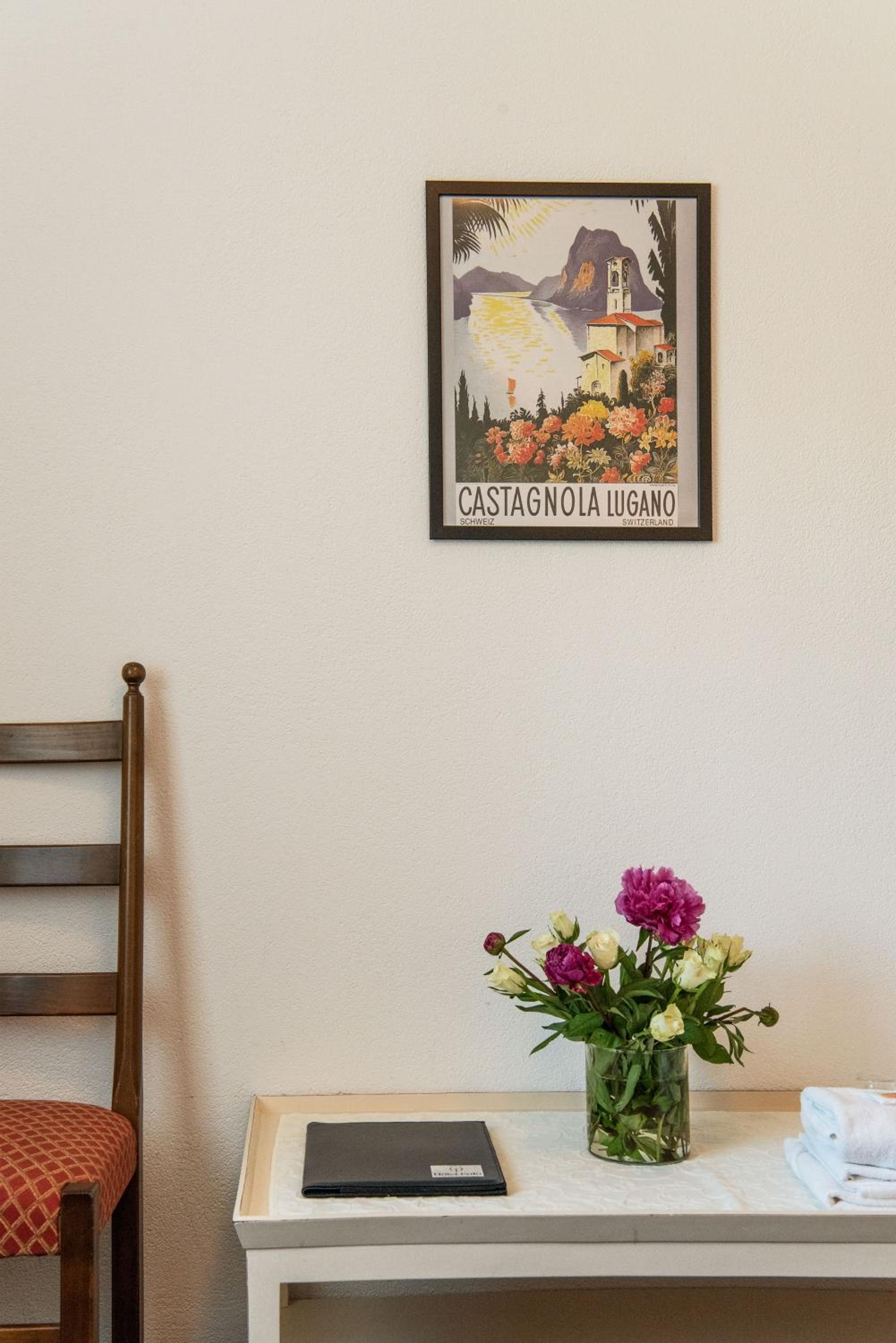 Economy Twin Room, Non Smoking, Shared Bathroom