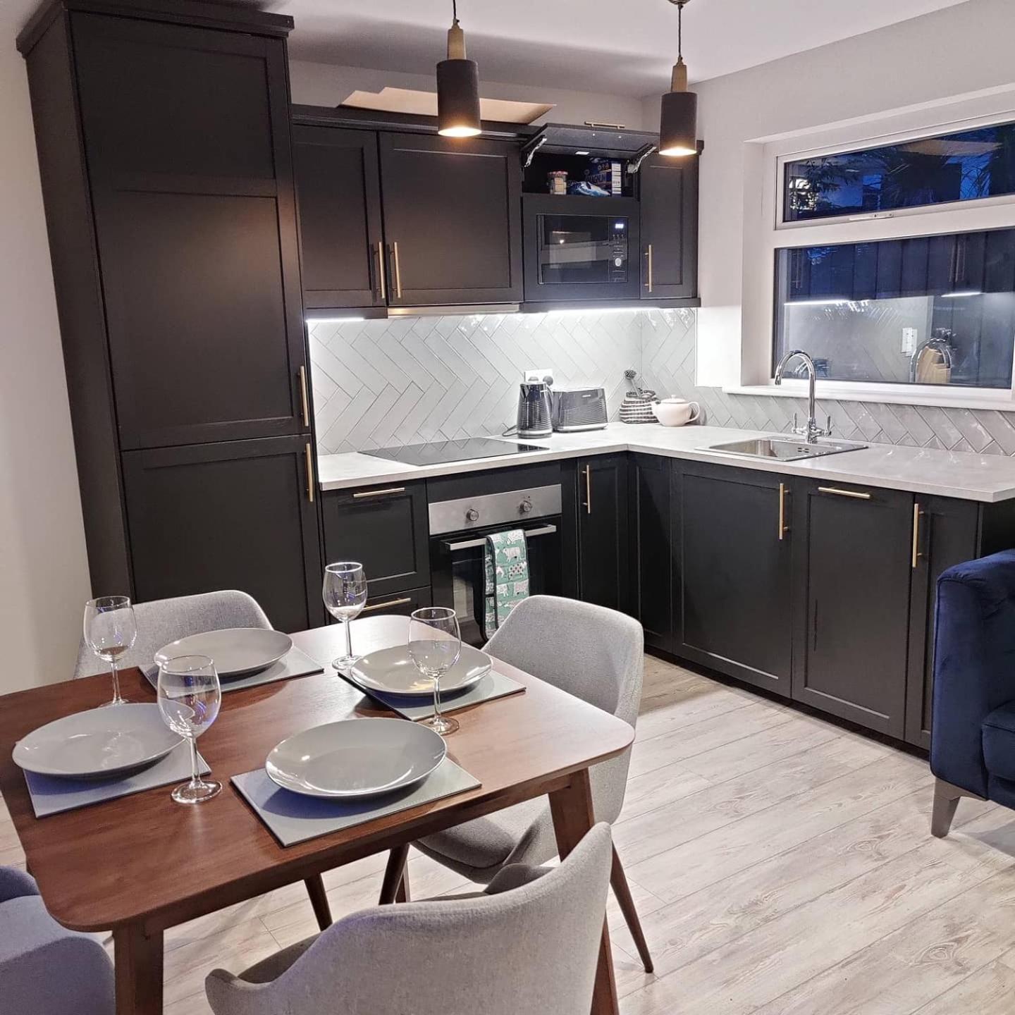 Two-Bedroom Apartment - Photo 7