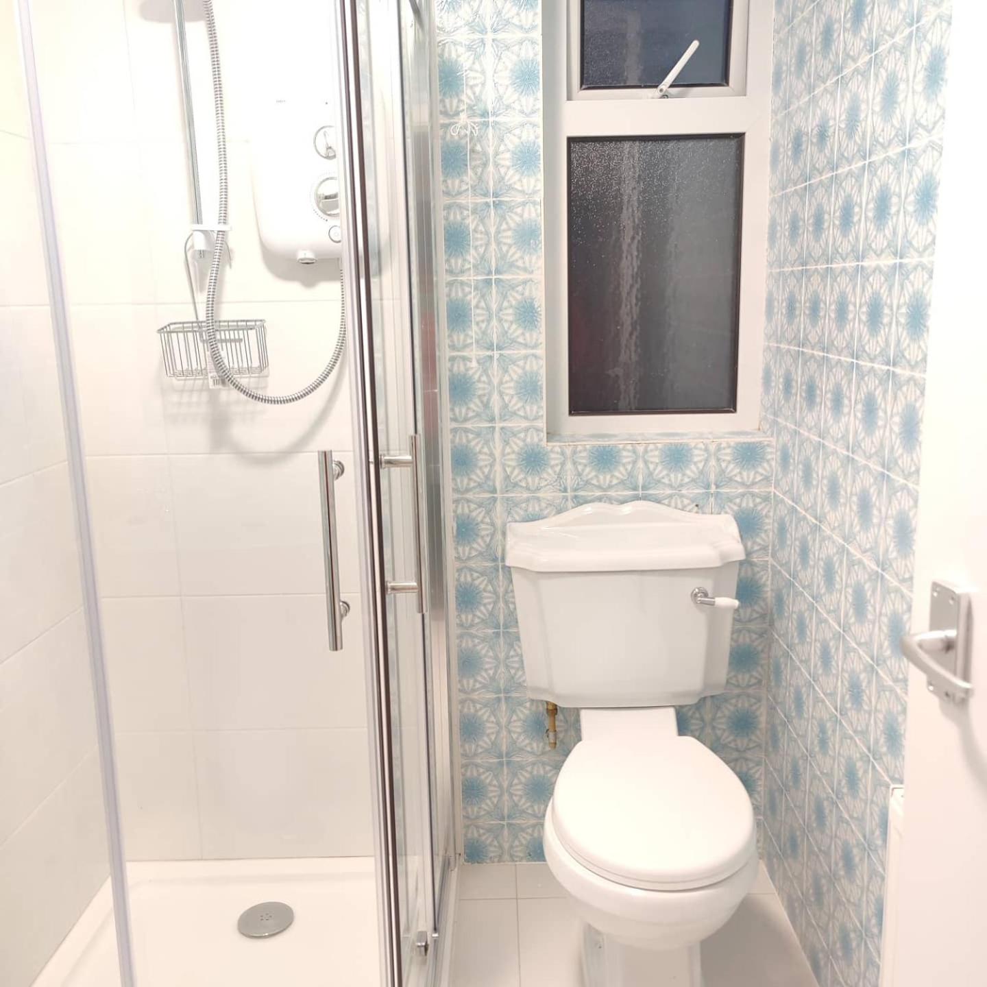 Two-Bedroom Apartment - Photo 9
