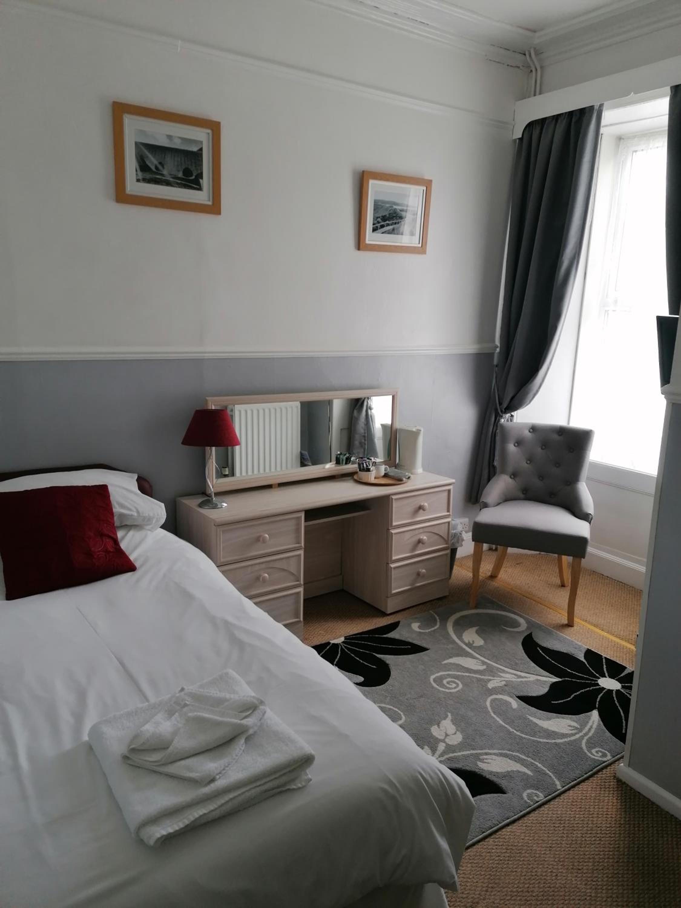 Single Room photo 3