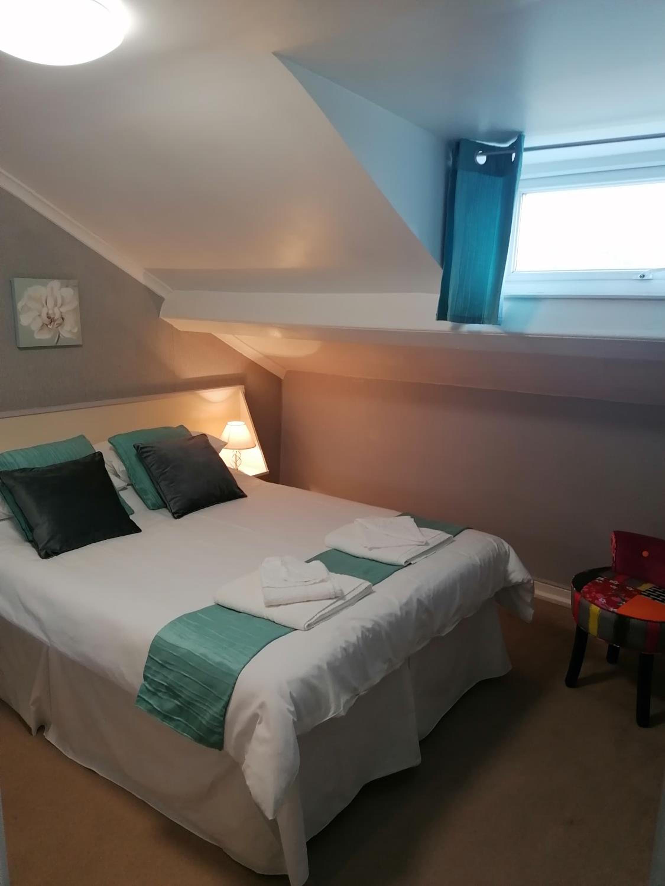 Double Room with Private Bathroom - Photo 1