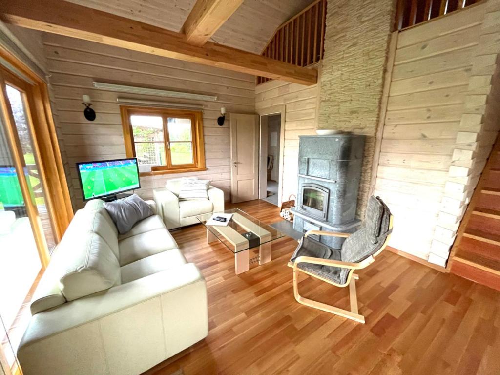 One-Bedroom House - Photo 19