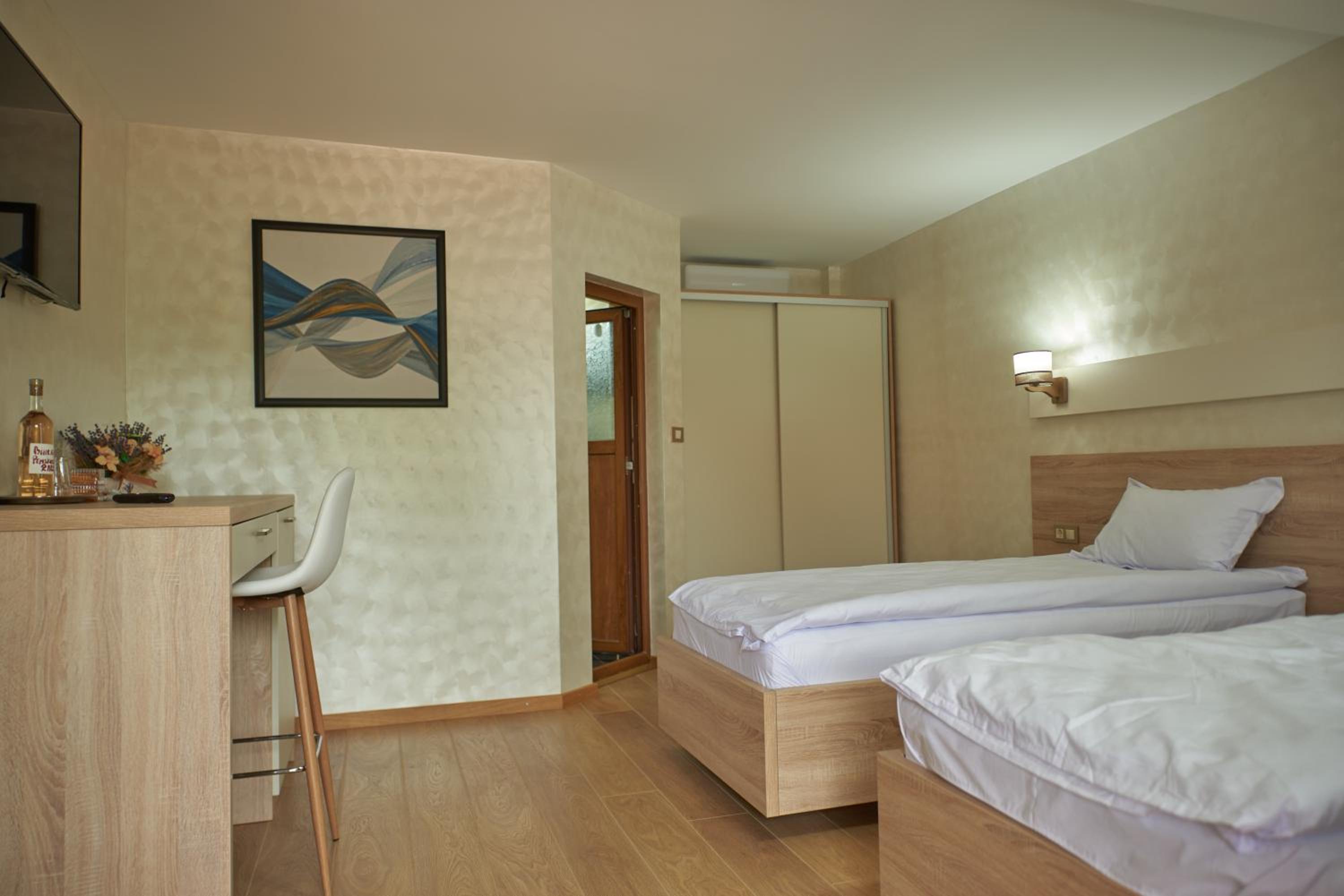 Double or Twin Room with Private Bathroom photo 1