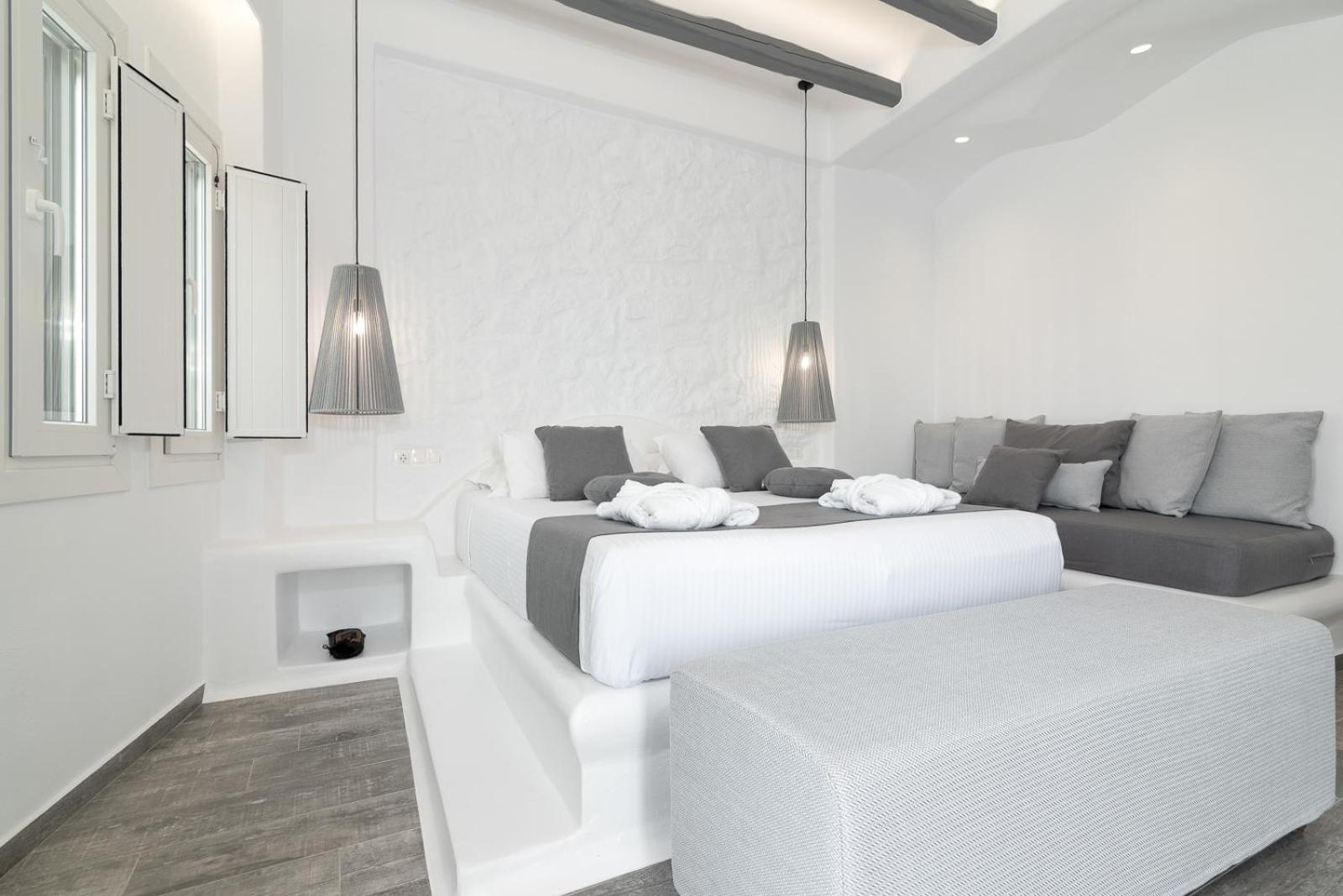 Deluxe King Suite - Photo 46